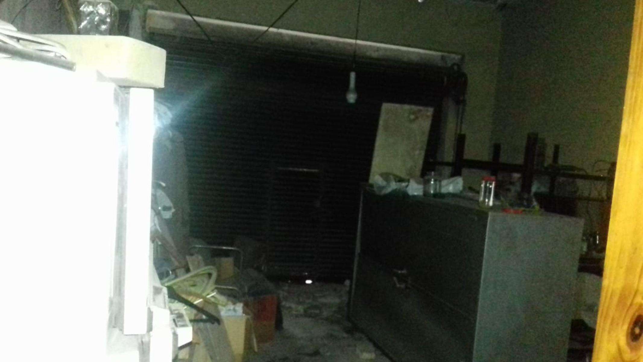 Casa + 2 locales a reciclar en zona Jumbo - Liceo Militar — foto 2