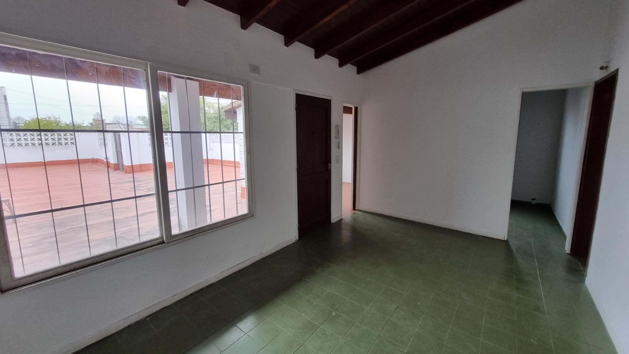 LOTE DE 360 MTS2 Y DEPOSITO - V BALLESTER — foto 6