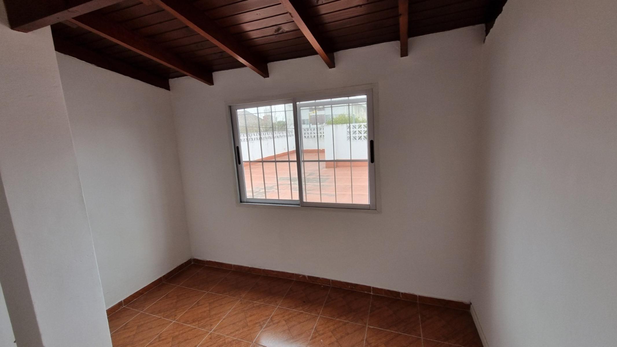 LOTE DE 360 MTS2 Y DEPOSITO - V BALLESTER — foto 7