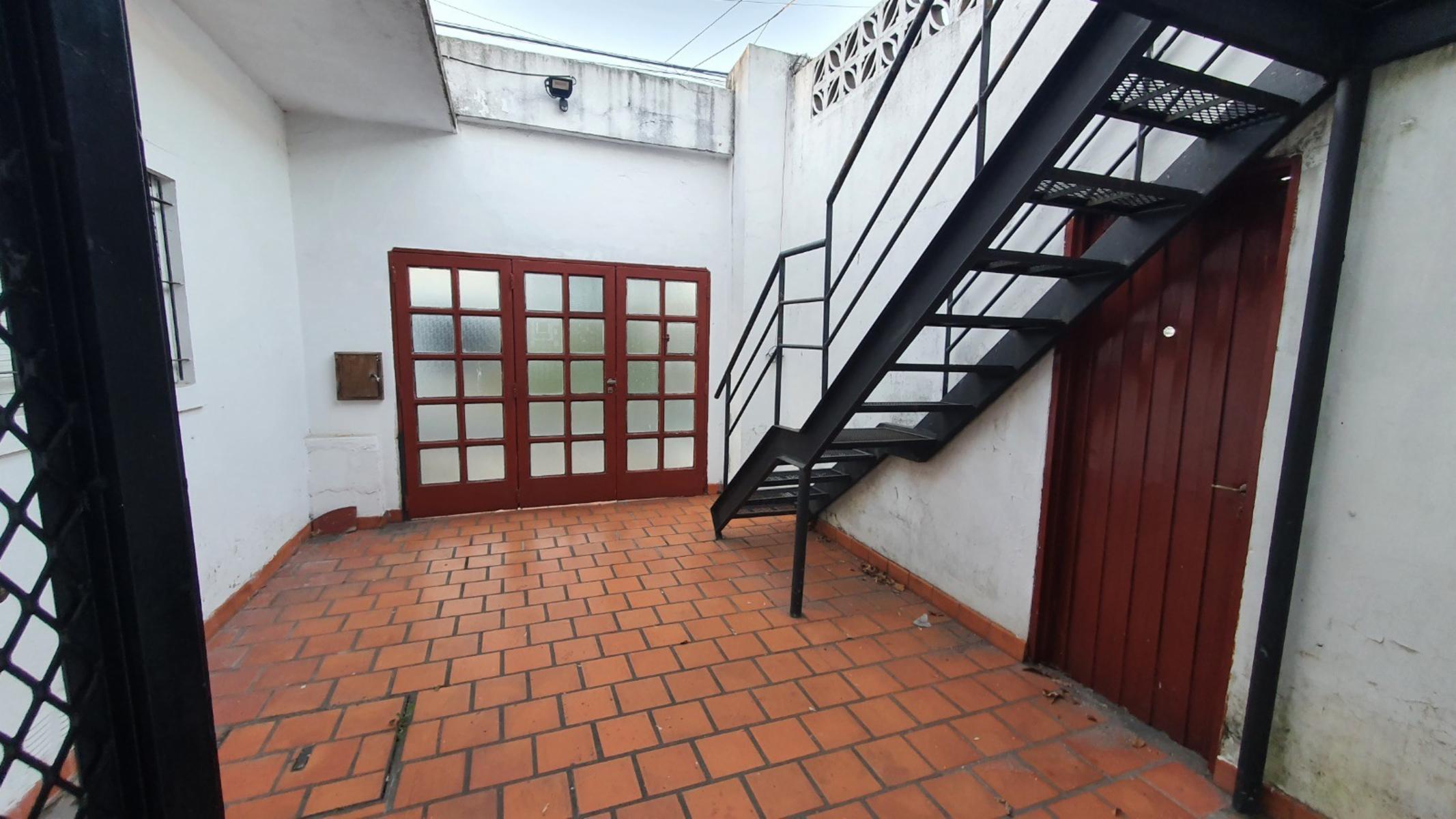 LOTE DE 360 MTS2 Y DEPOSITO - V BALLESTER — foto 13