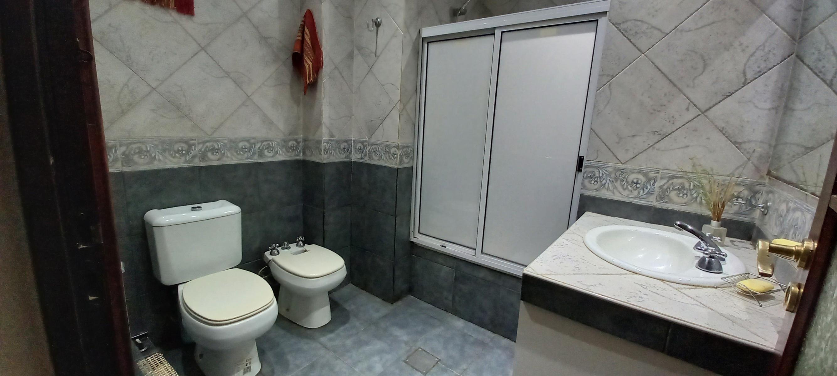 EXCELENTE CHALET 5 AMBIENTES - VILLA BALLESTER - PERMUTA — foto 7