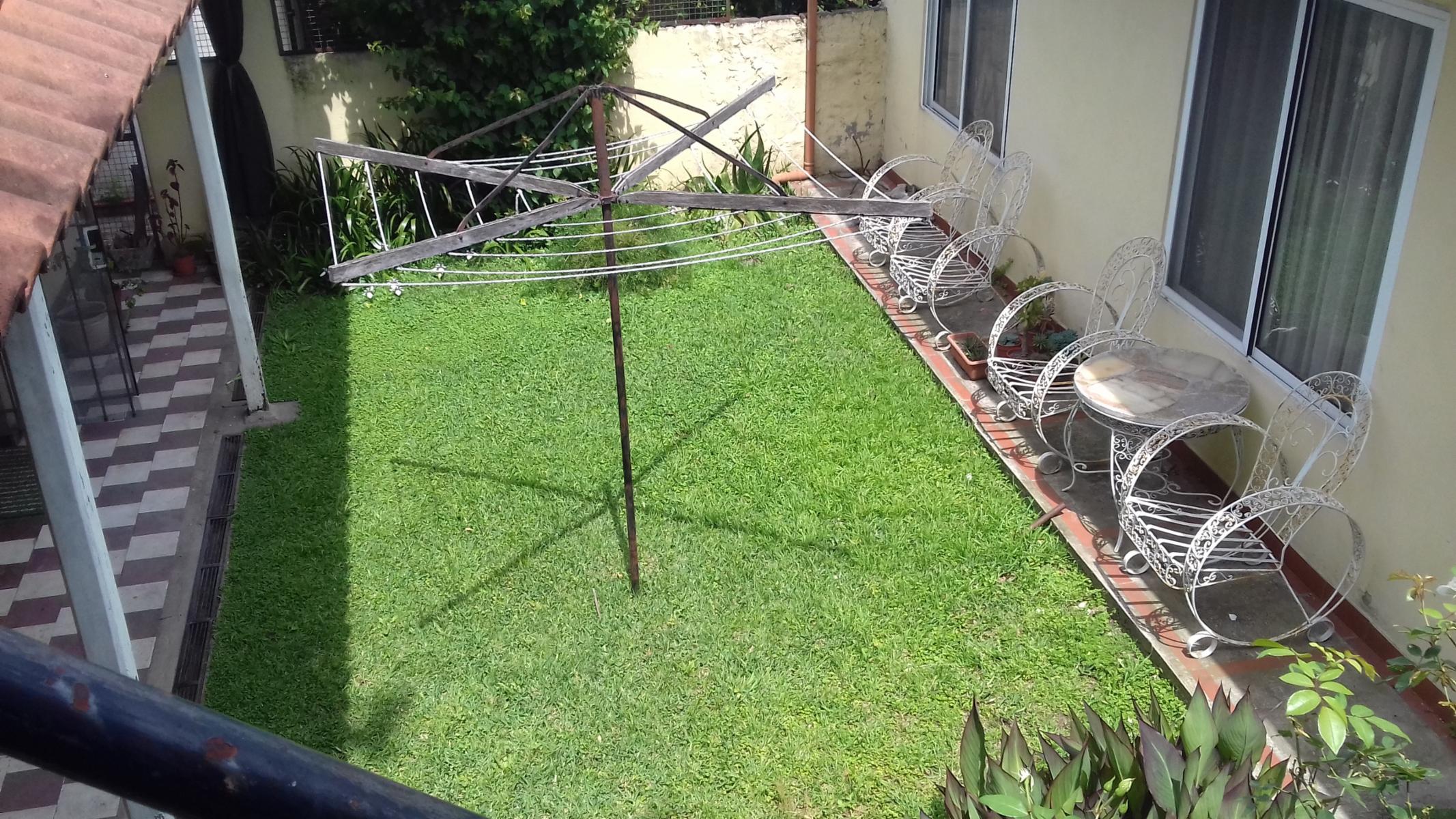 Amplio chalet de 5 amb con garage y terraza + depto 2 amb - Villa Ballester — foto 3