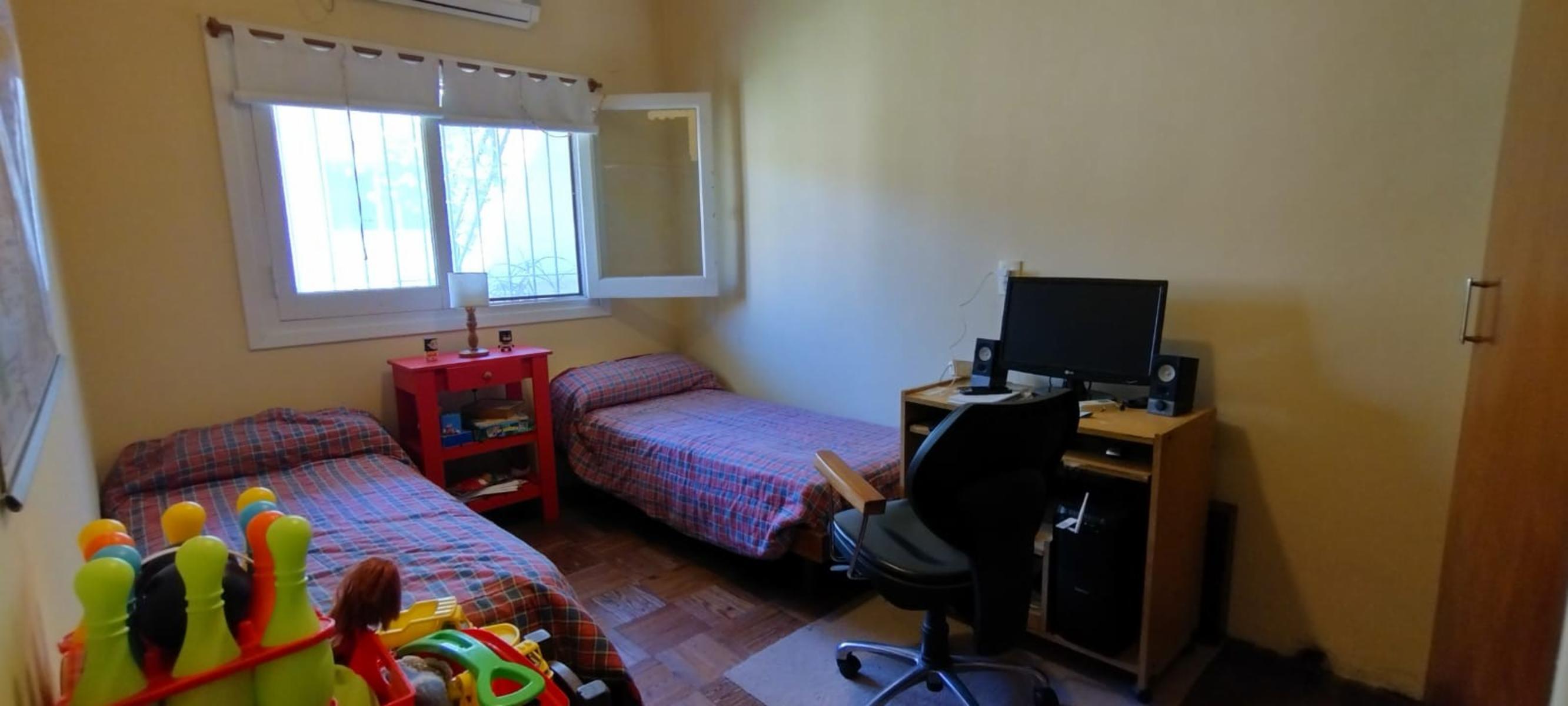Amplio chalet de 5 amb con garage y terraza + depto 2 amb - Villa Ballester — foto 15