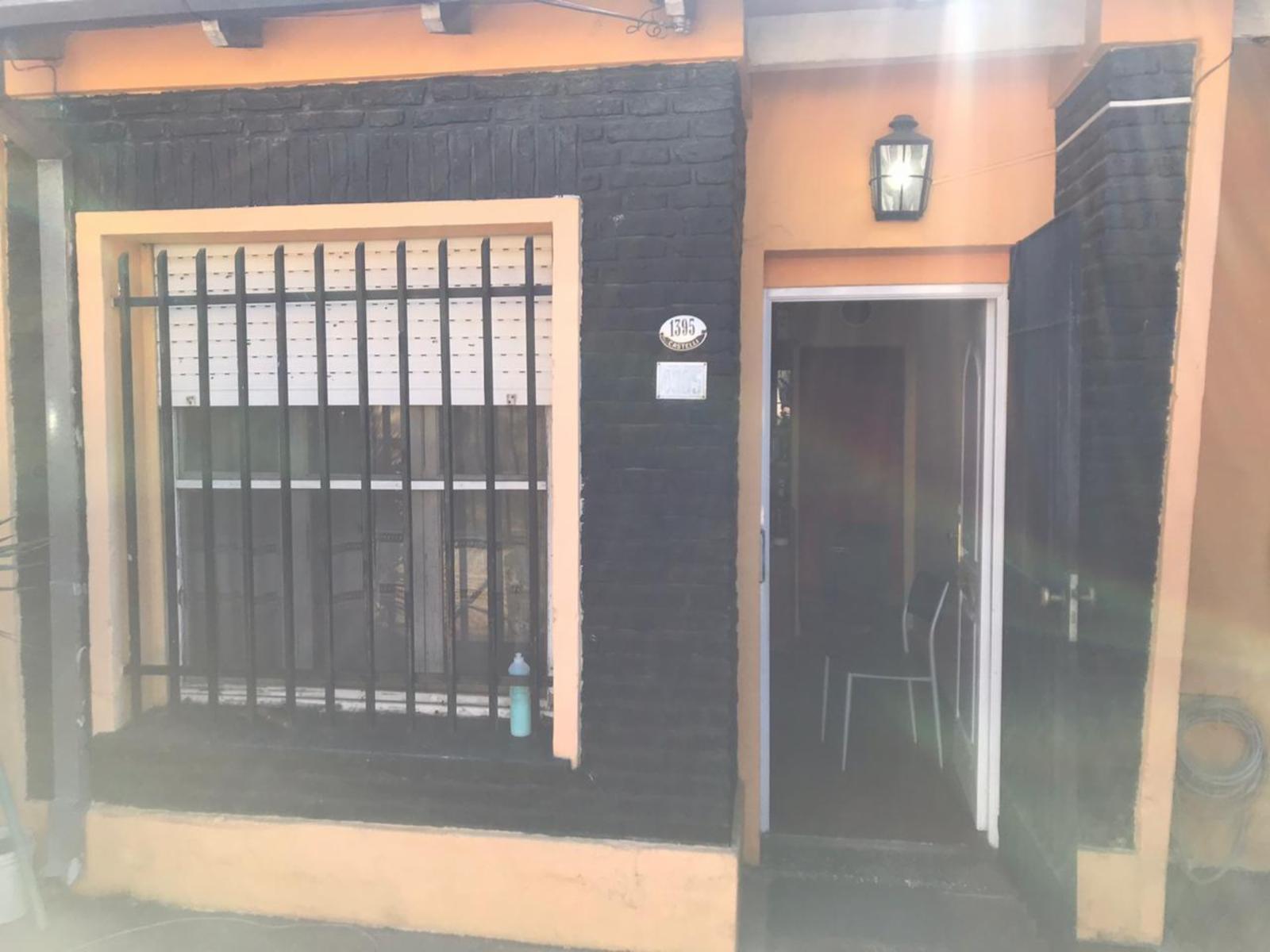 CASA 3 AMB CON GARAGE, JARDIN AL FRENTE Y PATIO TRASERO — foto 4