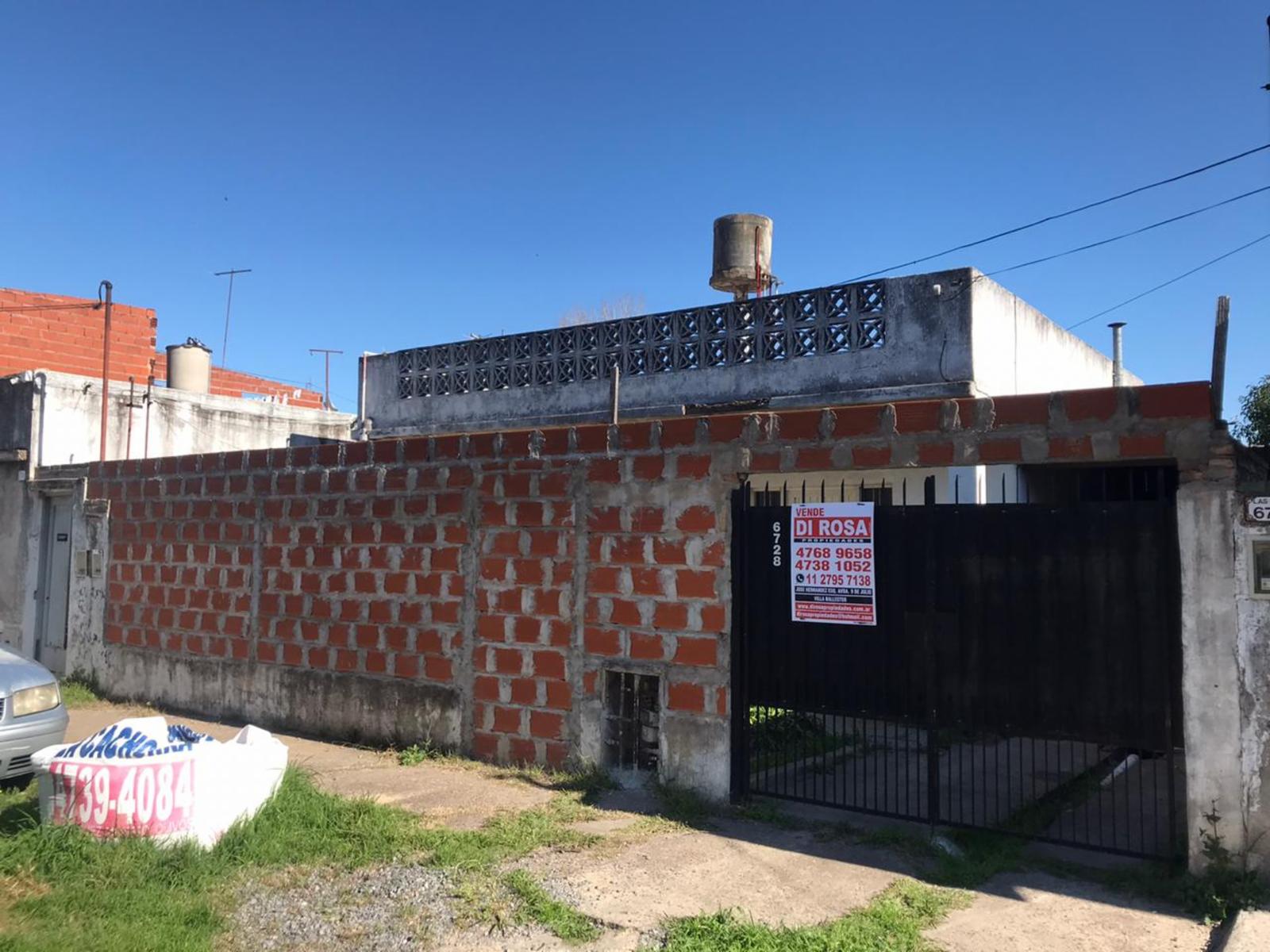 CASA EN LOTE PROPIO - 350m2 - VENTA