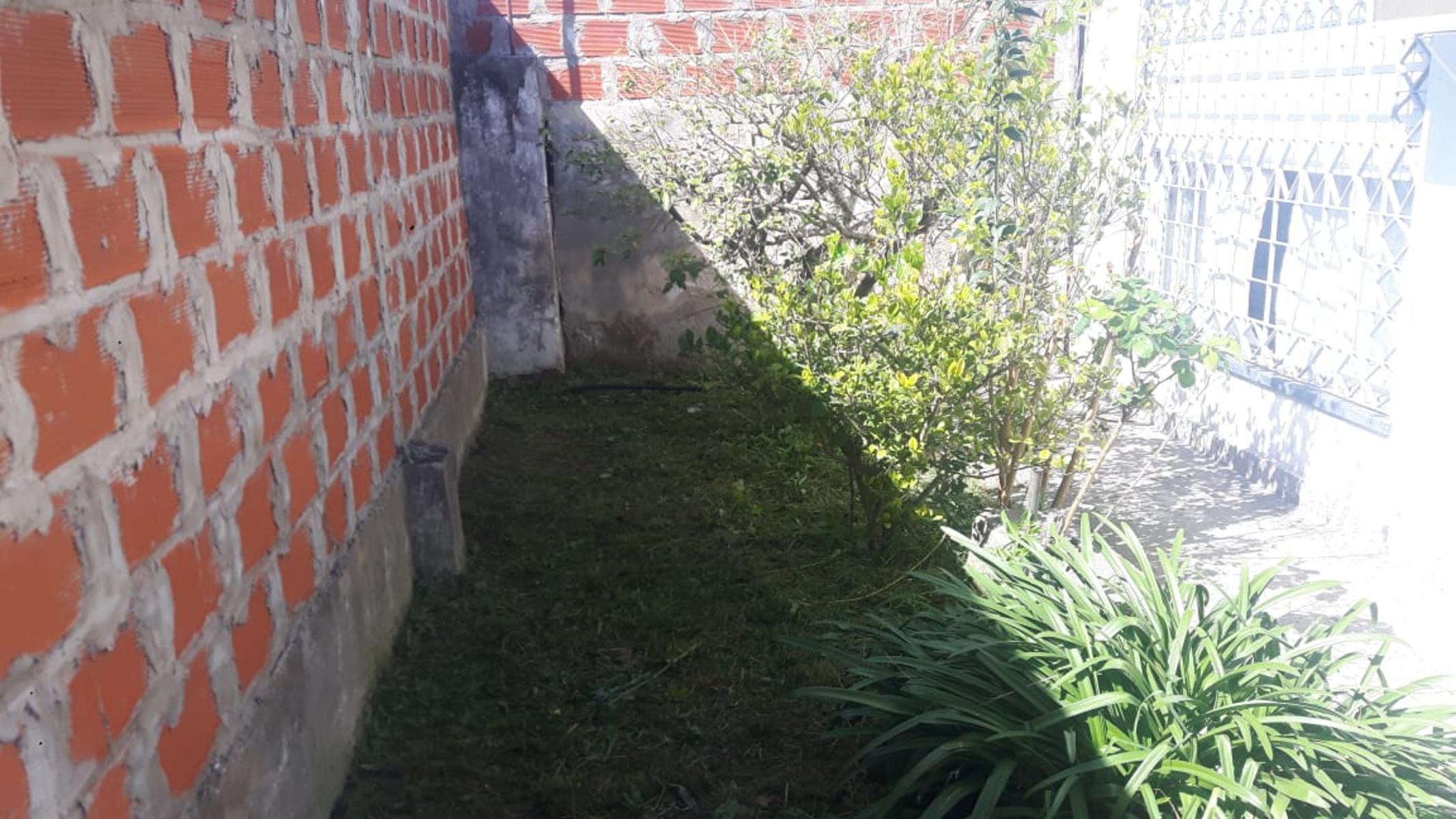 CASA EN LOTE PROPIO - 350m2 - VENTA — foto 3