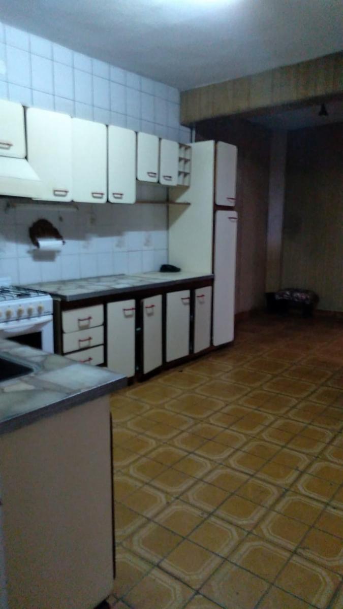 SAN MARTIN (Zona Jumbo) - EXCELENTE PROPIEDAD MULTIFAMILIAR 8 AMB IMPERDIBLE — foto 4