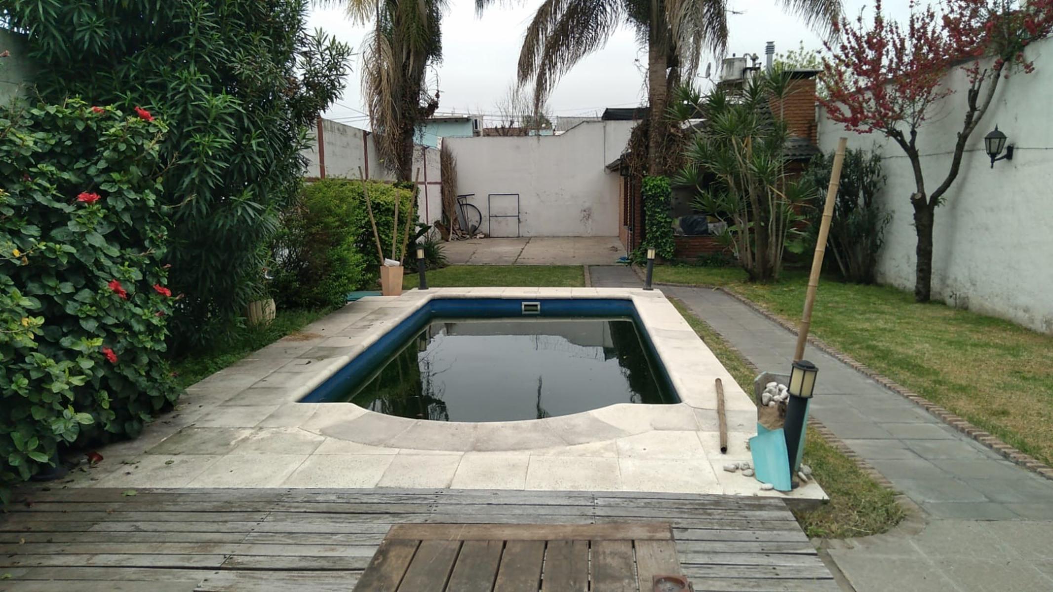VILLA BALLESTER, PXMO RUTAS y AVDAS - ESPECTACULAR y LUJOSO CHALET 4 AMB, 2 BAÑO y PARQUE c/ PILETA NATACIÓN — foto 15
