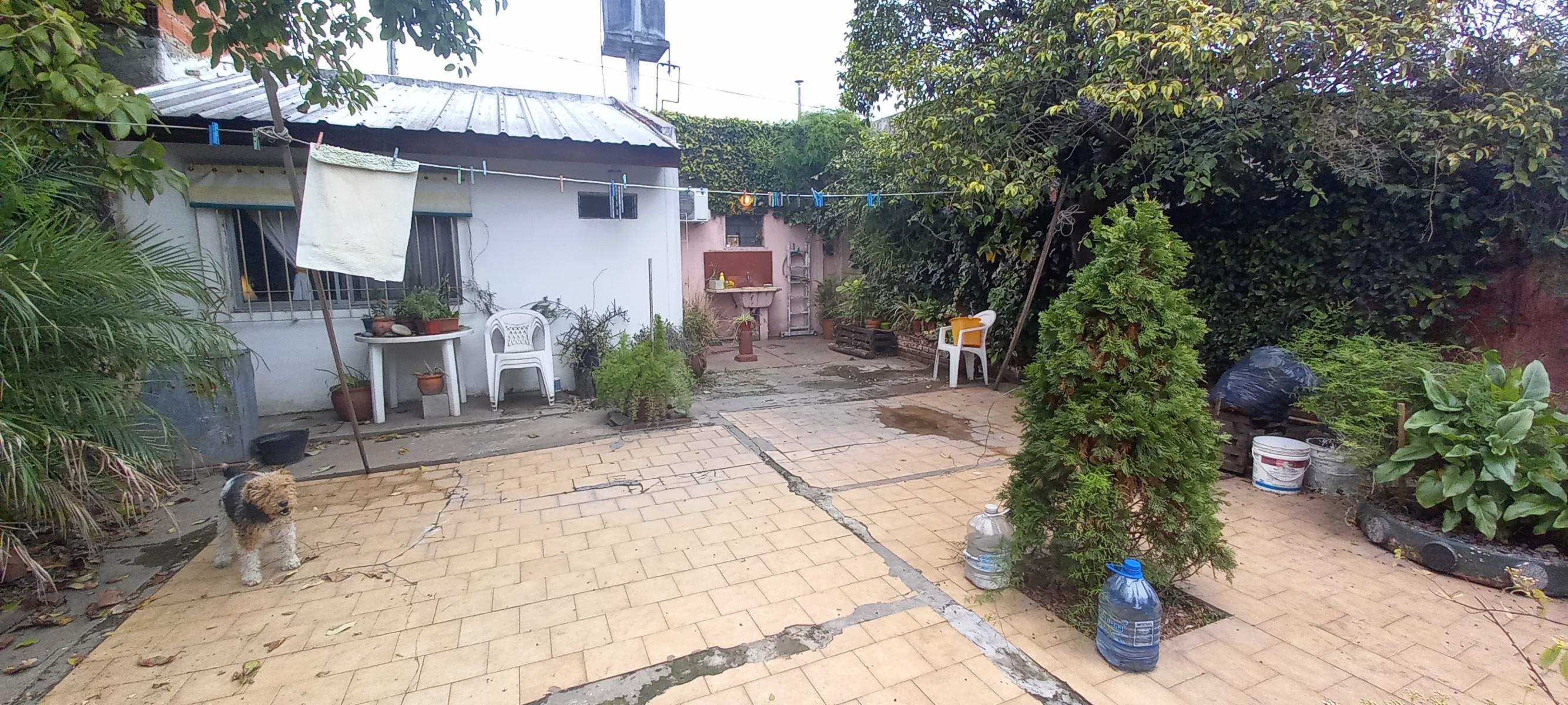 Amplio ph tipo casa de 3 ambientes con patio y cochera - Loma Hermosa — foto 12