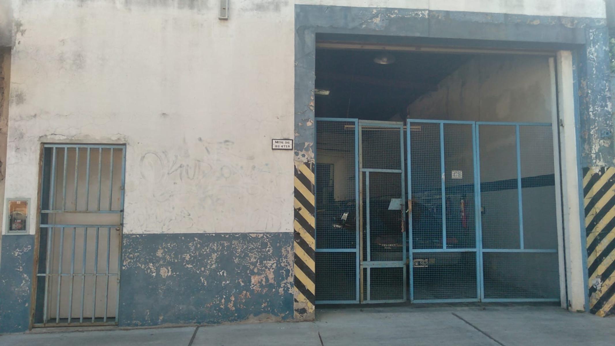 EXCELENTE GALPON 224 Mts2 EN VILLA BALLESTER IDEAL DEPOSITO o TALLER DEL AUTOMOTOR — foto 2