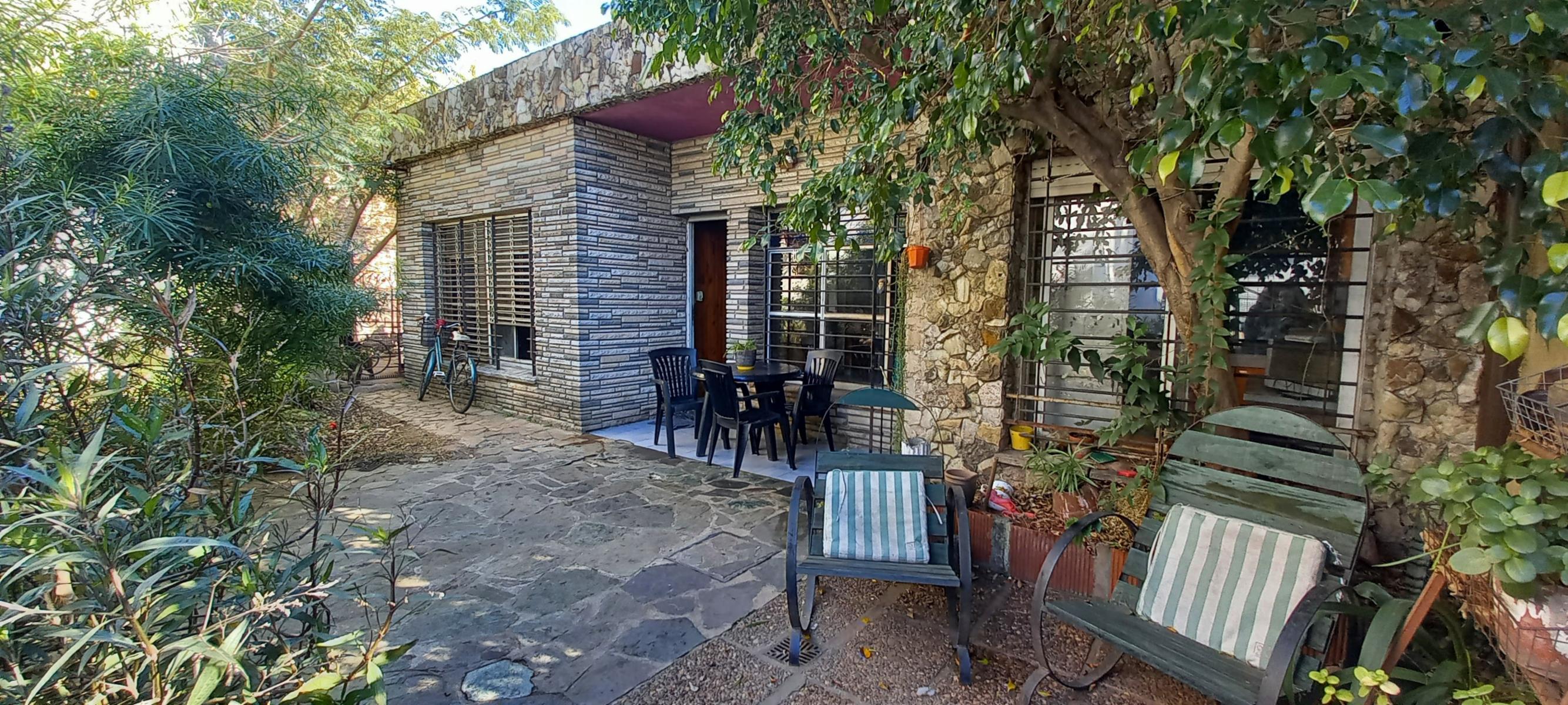 Casa de 4 ambientes con 2 locales - Villa Ballester — foto 4