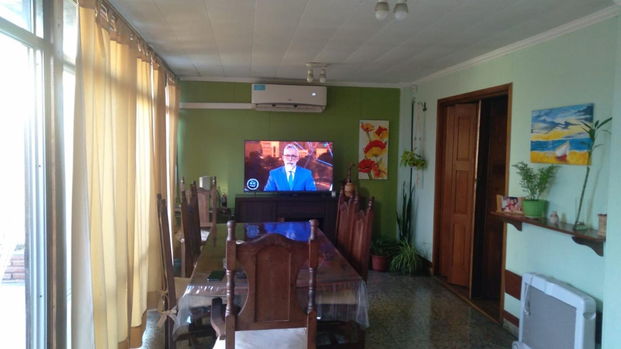 EXCELENTE PROPIEDAD 8 AMB en 2 Ptas MUTIFAMILIAR, PROXIMO ESTACION JOSE LEON SUAREZ — foto 7