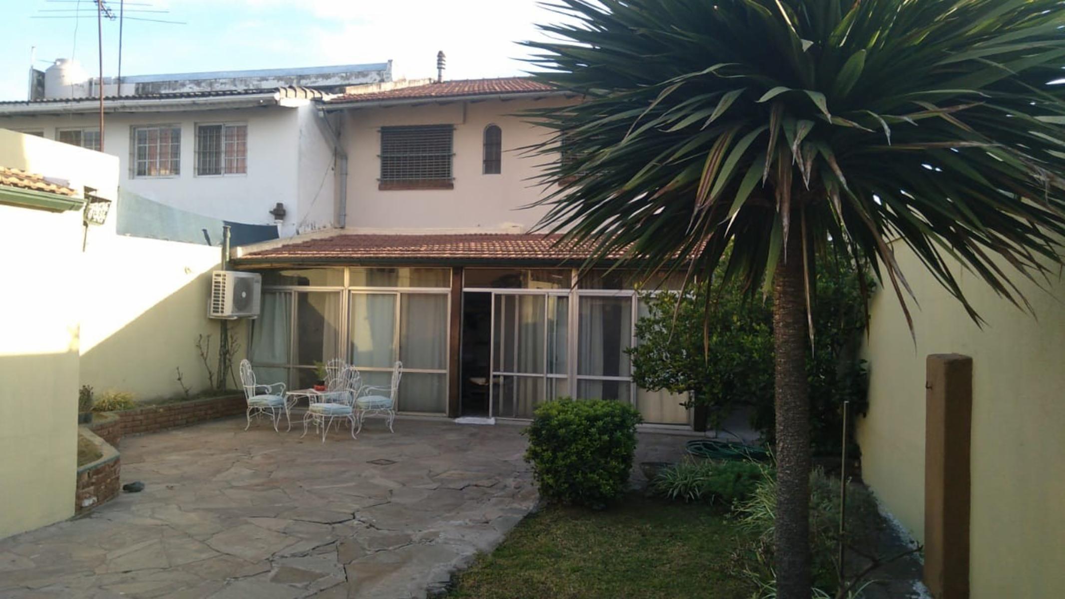 EXCELENTE PROPIEDAD 8 AMB en 2 Ptas MUTIFAMILIAR, PROXIMO ESTACION JOSE LEON SUAREZ — foto 11