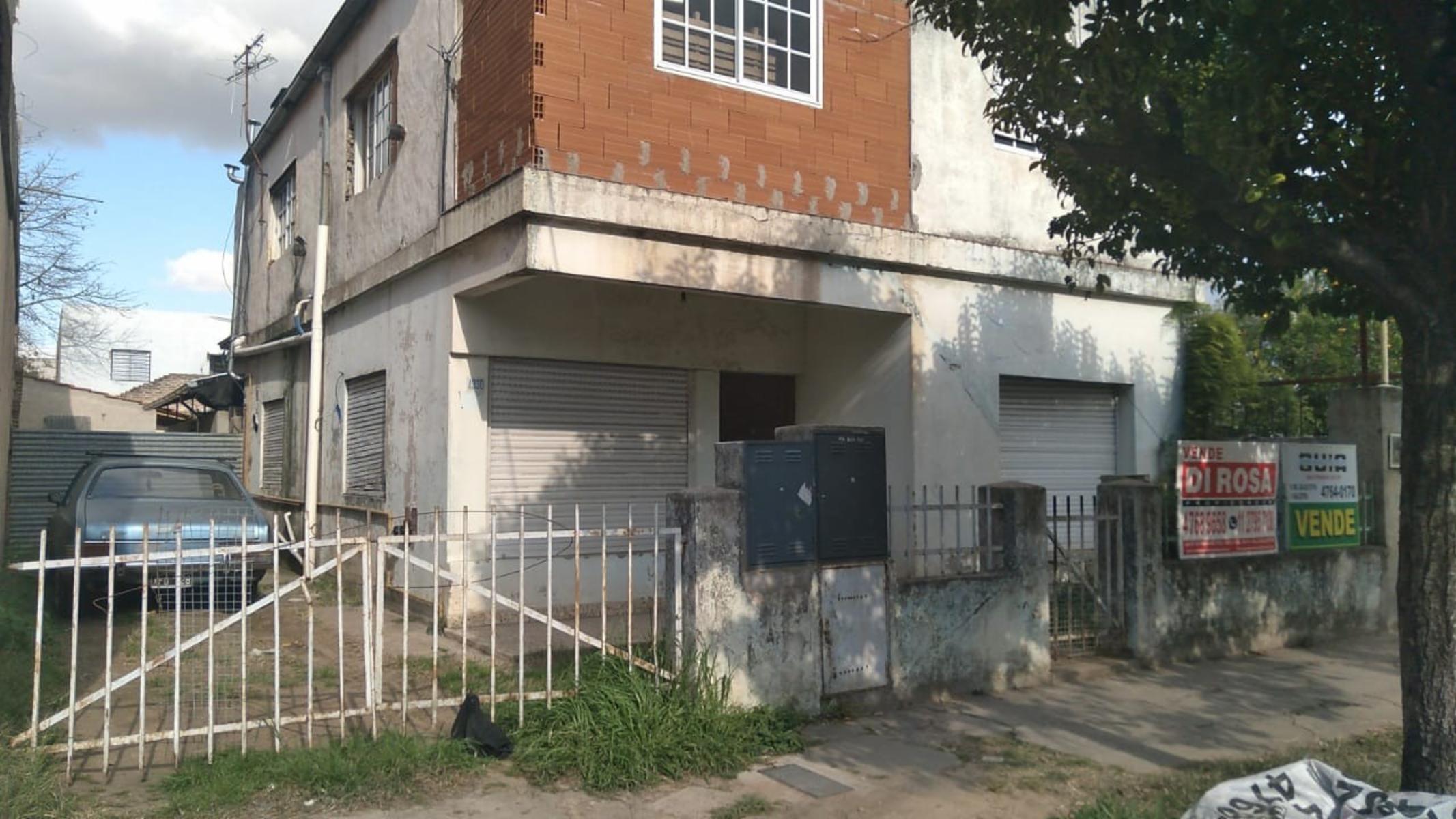 CASA 3 amplios AMB con FONDO LIBRE y posibilidad de Cochera en VILLA BALLESTER