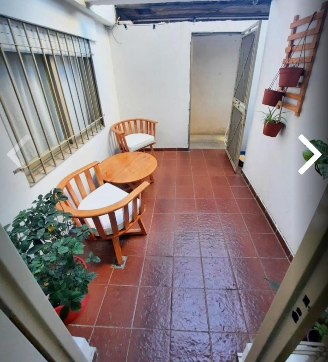 EXCELENTE DEPTO TIPO CASA PTA BAJA 2 AMB + COCHERA en VILLA BALLESTER ... — foto 2