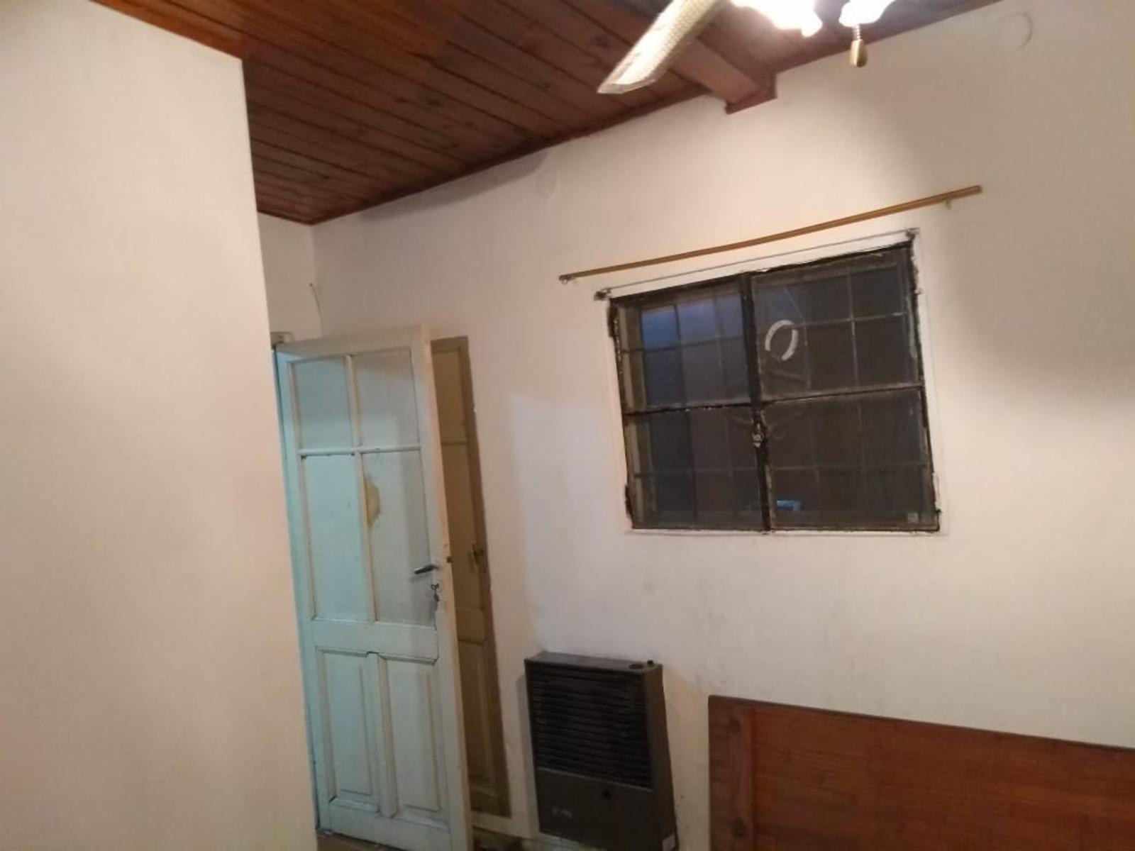RELEVANTE PROPIEDAD IDEAL PARA 2/3 FAMILIAS EN UN VALOR UNICO GRAN OPORTUNIDAD en JOSE LEON SUAREZ — foto 6