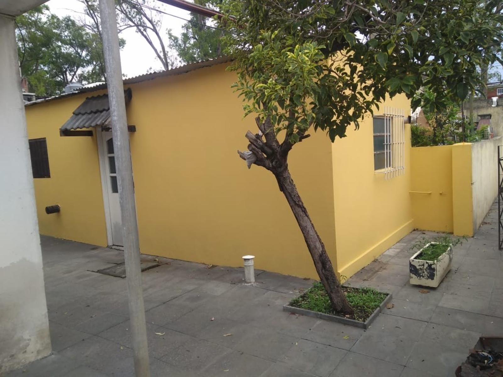 RELEVANTE PROPIEDAD IDEAL PARA 2/3 FAMILIAS EN UN VALOR UNICO GRAN OPORTUNIDAD en JOSE LEON SUAREZ — foto 9
