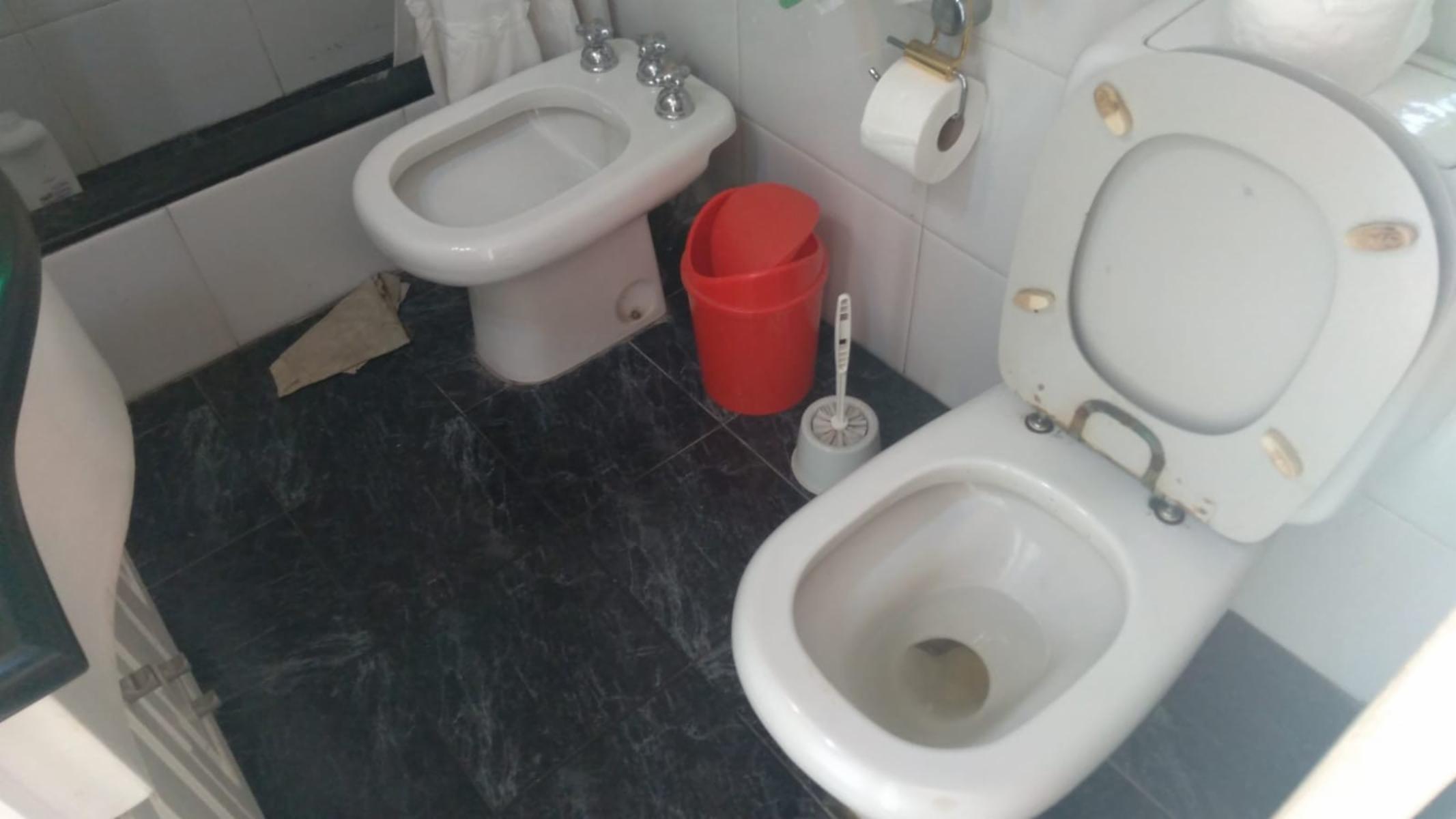 EXCELENTE PH 3 AMB TIPO CASA C/ GARAGE y TERRAZA c/ DEPENDENCIAS y pxmo AVDAS en SAN MARTIN — foto 7