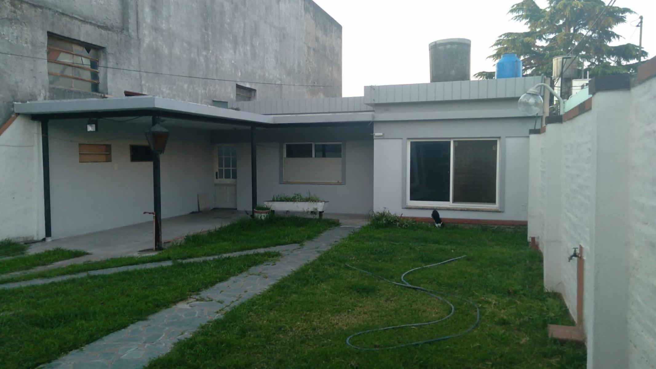 EXCELENTE MEGAPROPIEDAD 2 IMPECABLES PROPIEDADES 3 AMB c/u + REGIO LOCAL APROVECHABLE s/ LOTE 500 Mts2 en LOMA HERMOSA — foto 2