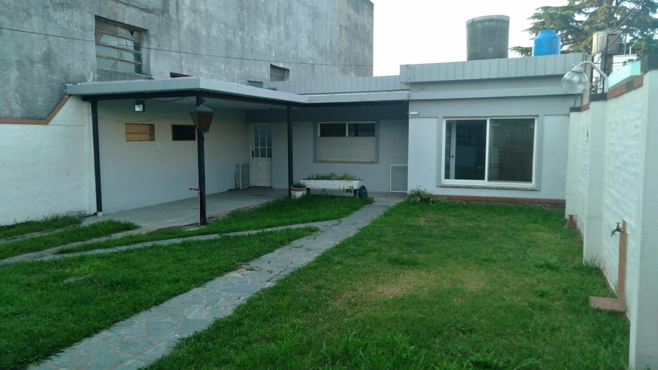EXCELENTE MEGAPROPIEDAD 2 IMPECABLES PROPIEDADES 3 AMB c/u + REGIO LOCAL APROVECHABLE s/ LOTE 500 Mts2 en LOMA HERMOSA — foto 14