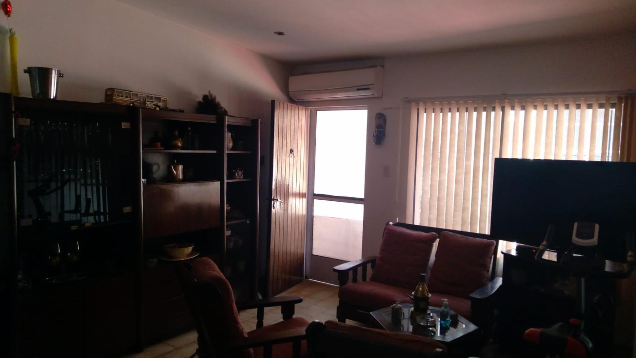 IMPERDIBLE PH TIPO CASA 3 AMB al FOD en SAN MARTIN y sobre AVENIDA PERON.. — foto 7