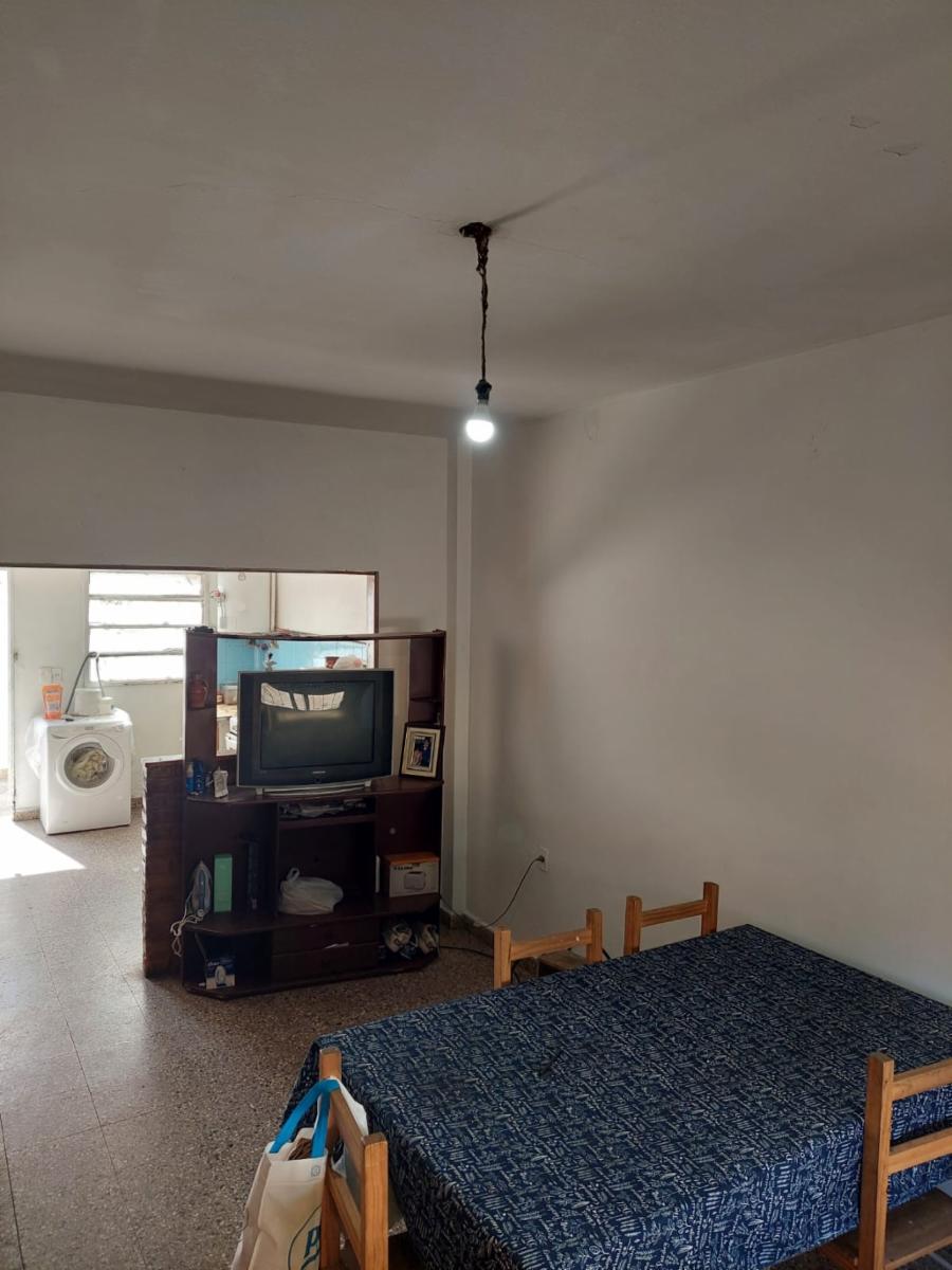 IMPECABLE PH TIPO CASA Pta BAJA AL FRENTE en VILLA BALLESTER, pxmo Avdas y Ruta 8 — foto 2
