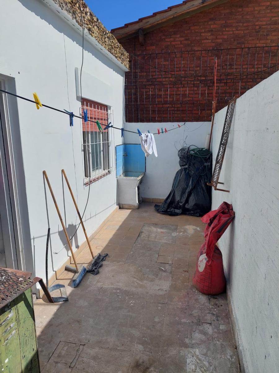 IMPECABLE PH TIPO CASA Pta BAJA AL FRENTE en VILLA BALLESTER, pxmo Avdas y Ruta 8 — foto 3