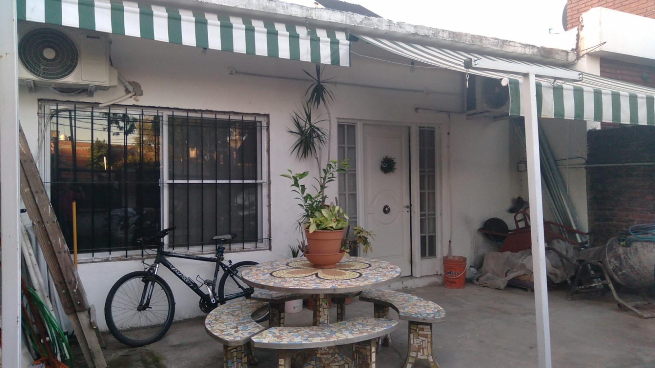EXCELENTE CASA 3 ELEGANTES AMBIENTES en puneto estrtategico de VILLA BALLESTER ... — foto 4