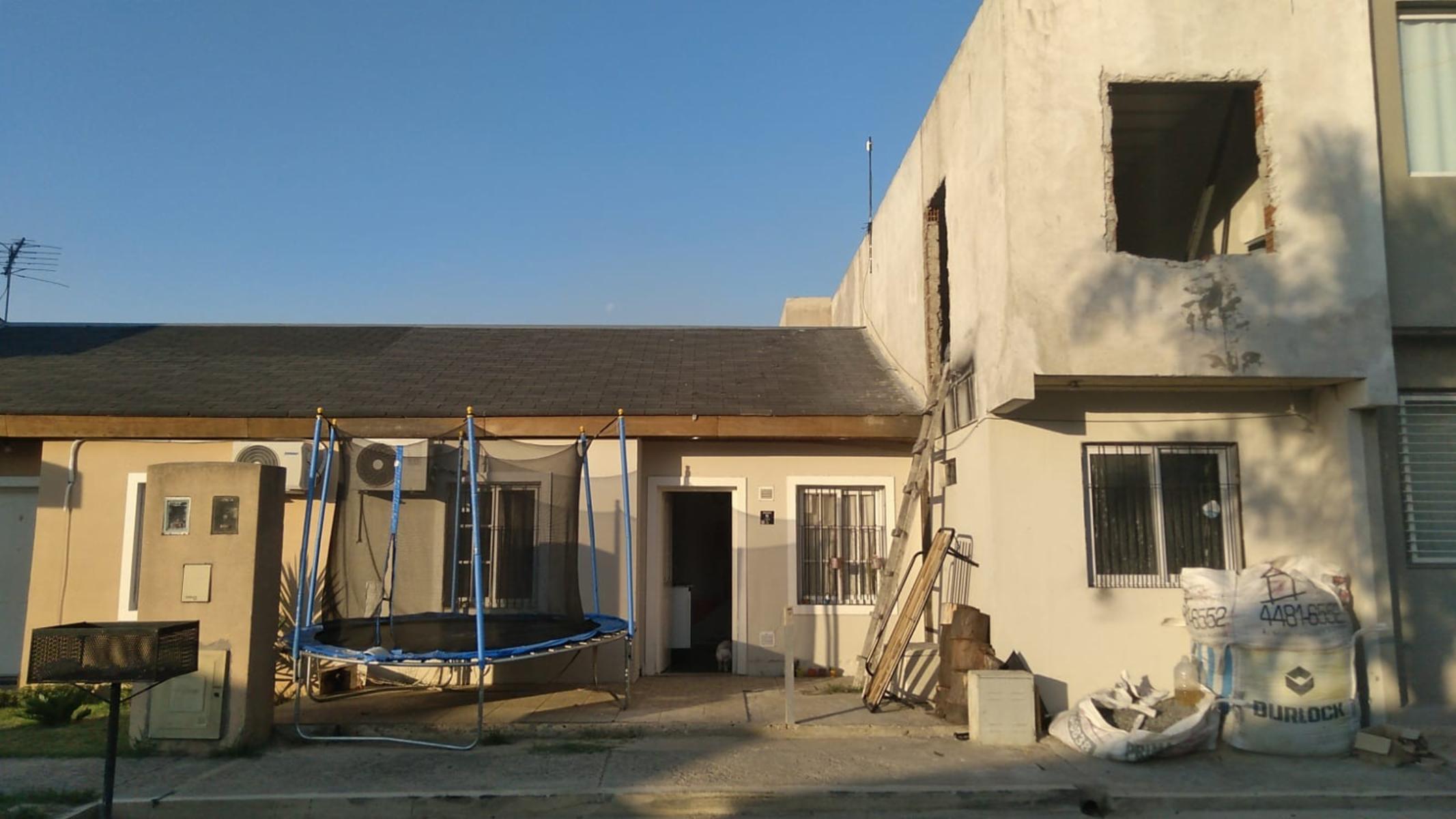 EXCLENTISIMA y LUJOSA PROPIEDAD con PROYECCION FUTURA, 3 AMPLIOS AMB y PILETA en ALTOS DE PODESTA — foto 2