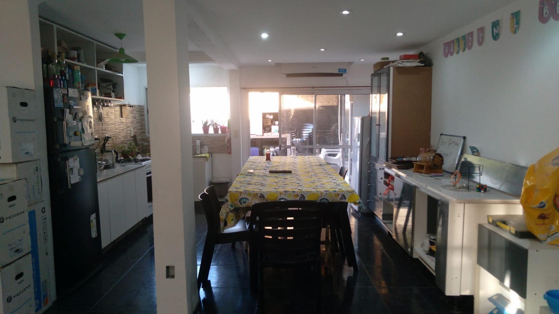 EXCLENTISIMA y LUJOSA PROPIEDAD con PROYECCION FUTURA, 3 AMPLIOS AMB y PILETA en ALTOS DE PODESTA — foto 5