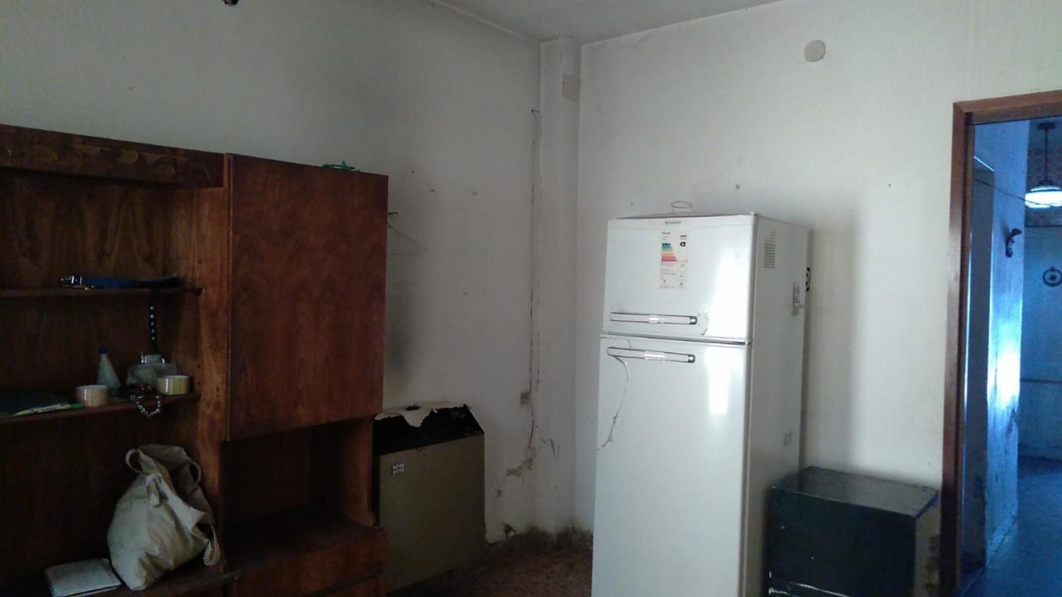 REGIA y AMPLISIMA CASA 3/4 AMB s/ GRAN LOTE DE TERRENO en VILLA BALLESTER, proximo Avenidas importantes y buenos accesos — foto 7
