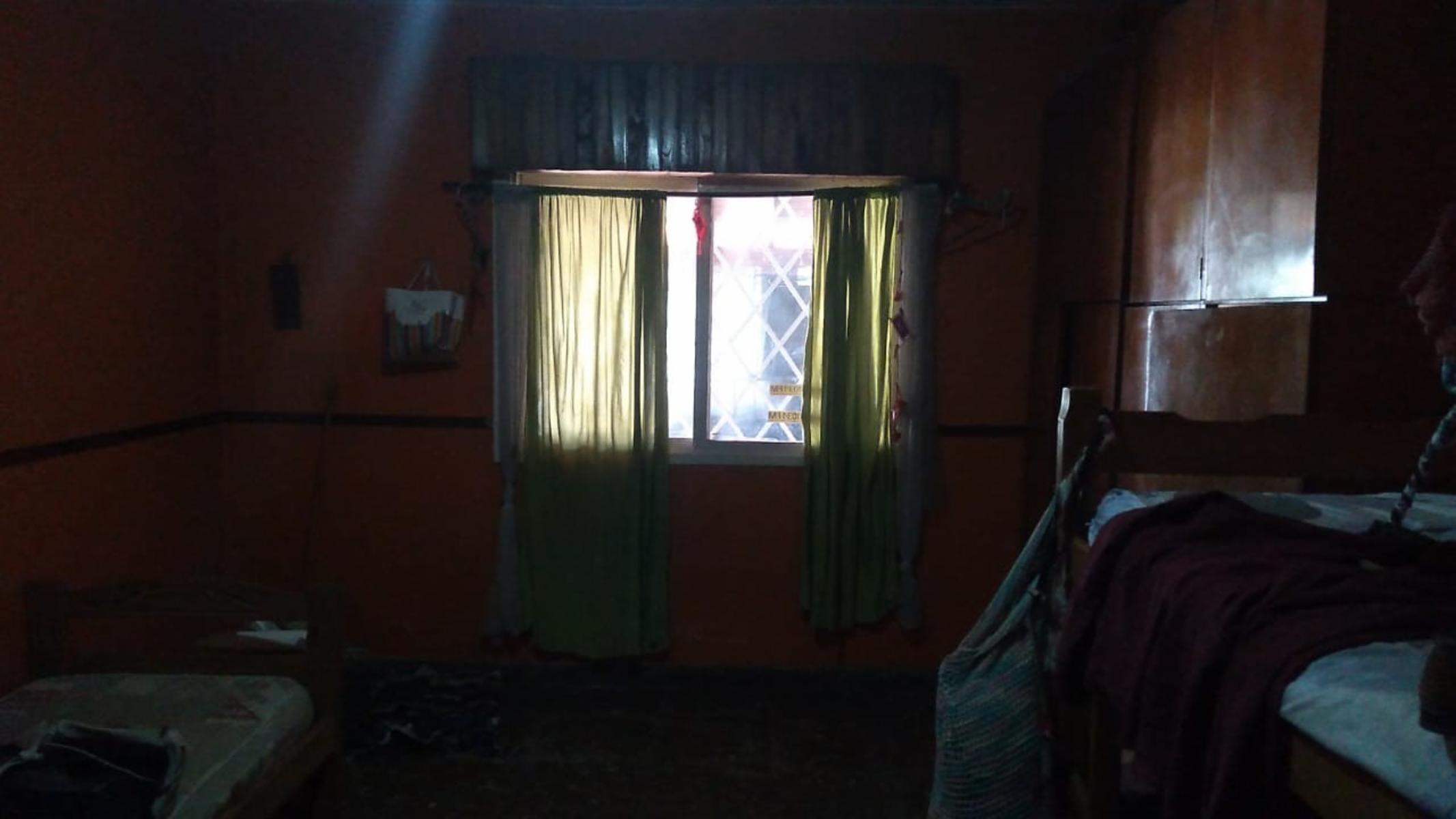 REGIA y AMPLISIMA CASA 3/4 AMB s/ GRAN LOTE DE TERRENO en VILLA BALLESTER, proximo Avenidas importantes y buenos accesos — foto 8