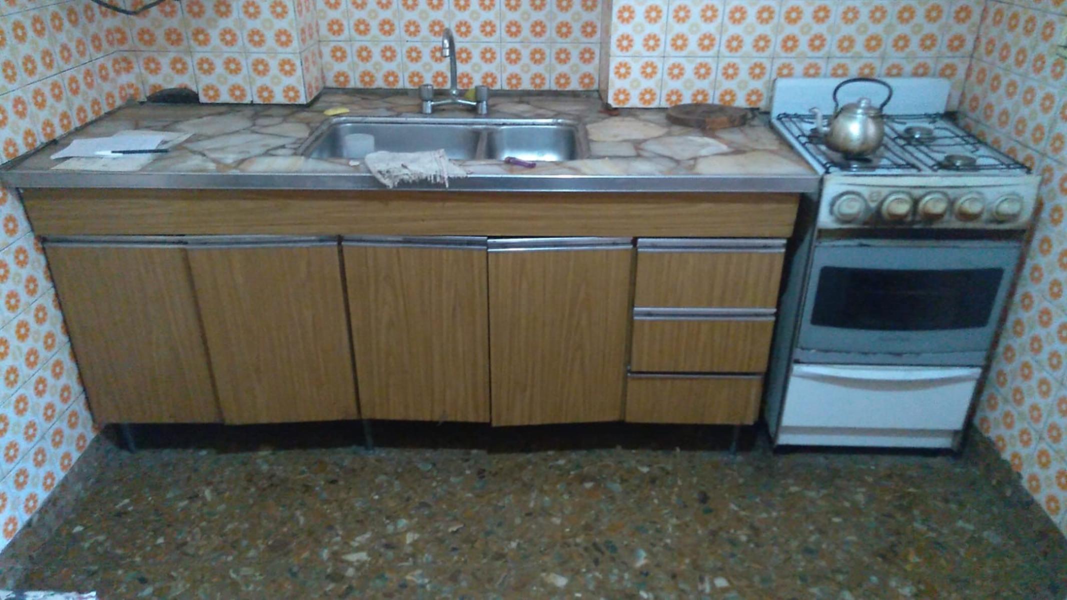 REGIA y AMPLISIMA CASA 3/4 AMB s/ GRAN LOTE DE TERRENO en VILLA BALLESTER, proximo Avenidas importantes y buenos accesos — foto 9