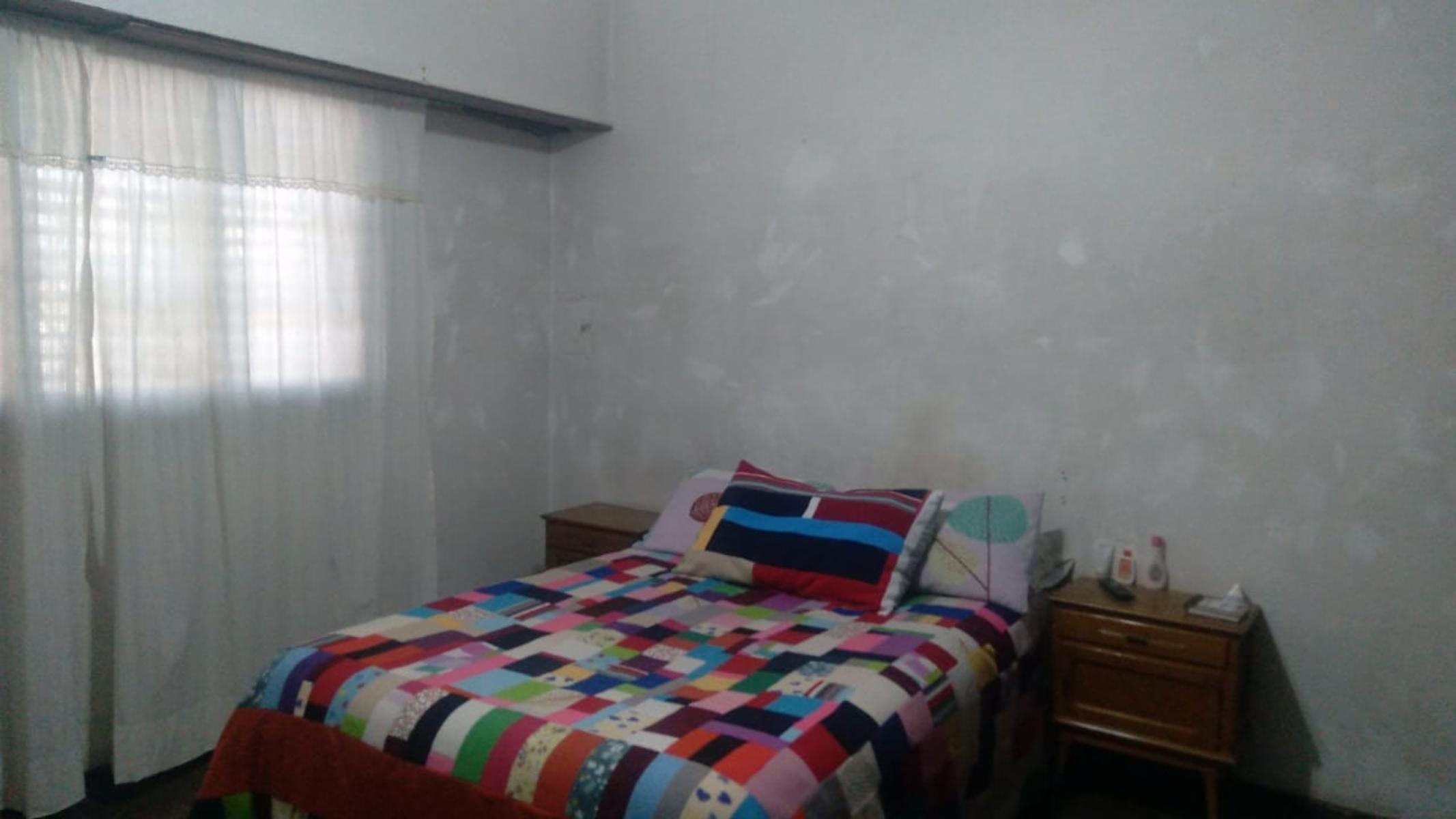 EXCELENTE PROPIEDAD 3 AMB c/ COCHERA y AMPLIO FONDO PARQUIZADO en SAN MARTIN PARA EXIGENTES — foto 5
