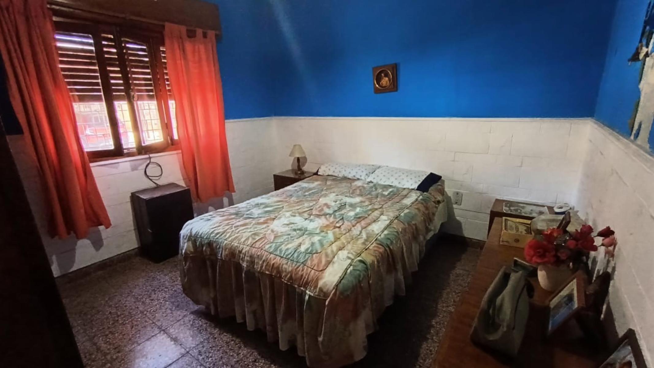 IMPECABLE CASA 3 AMB c/ COCHERA sobre CALLE PRINCIPAL y a Mts de una PLAZA en JOSE L SUAREZ — foto 8