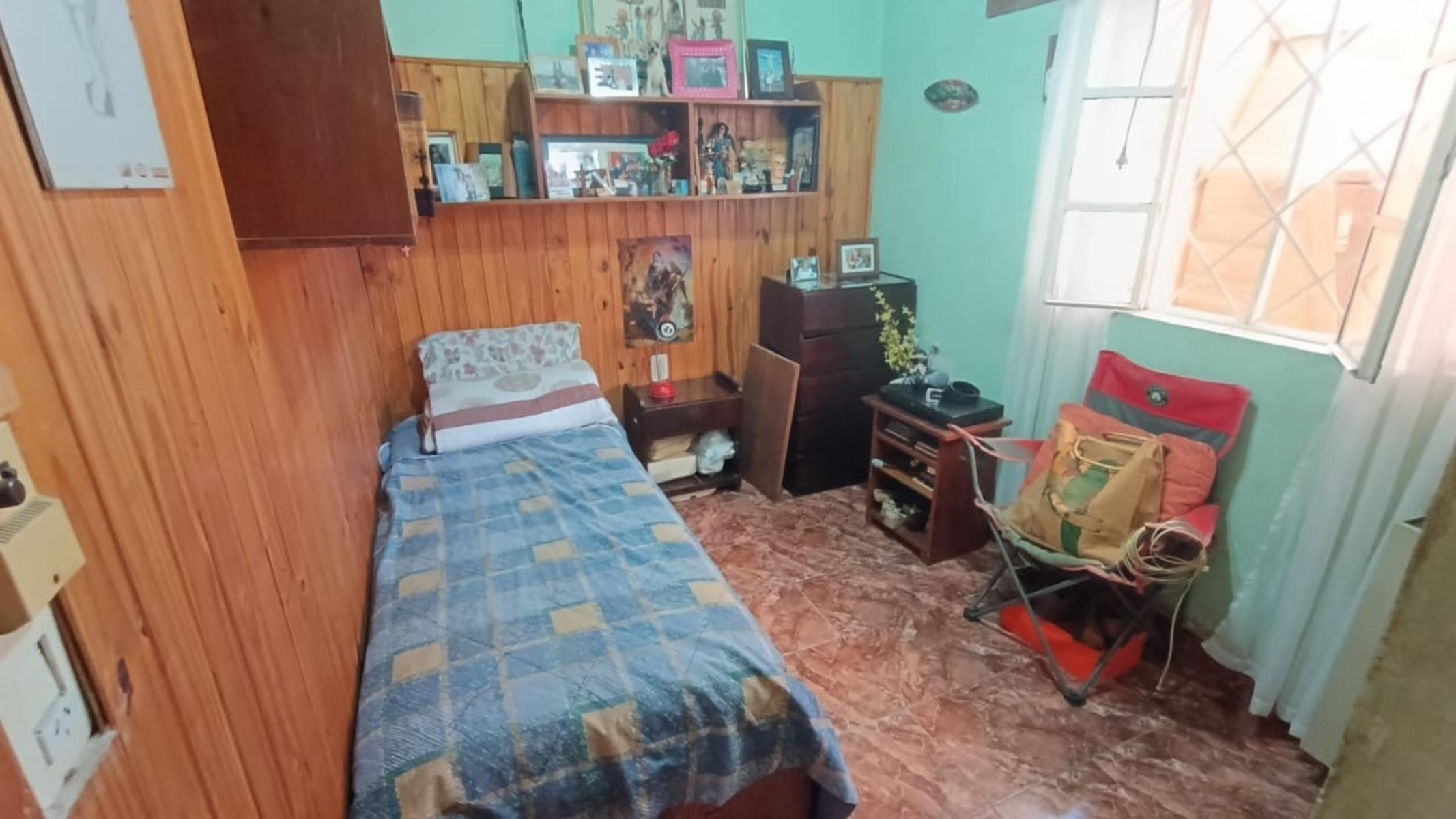 IMPECABLE CASA 3 AMB c/ COCHERA sobre CALLE PRINCIPAL y a Mts de una PLAZA en JOSE L SUAREZ — foto 9