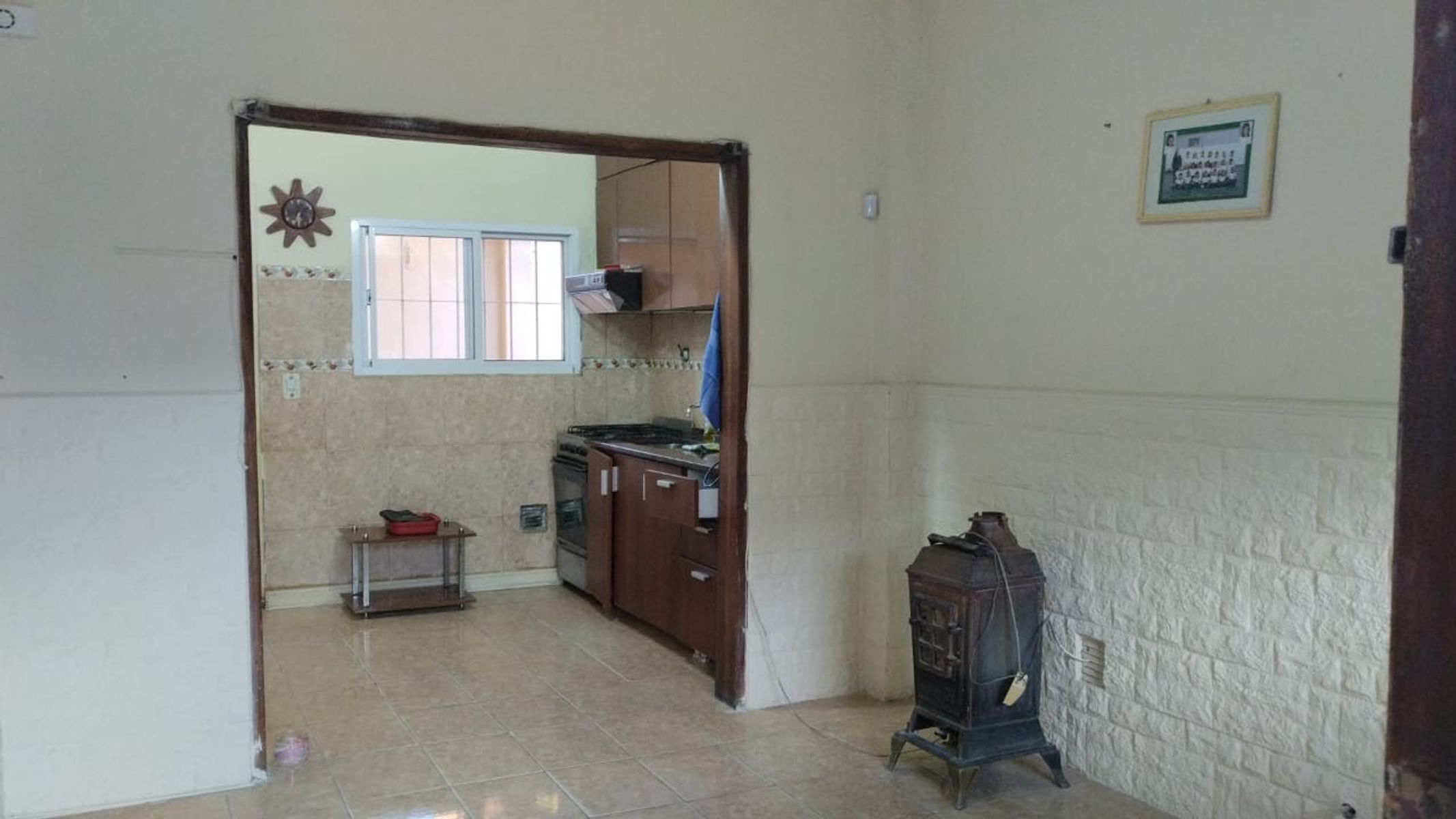 IMPECABLE CASA 3 AMB c/ COCHERA sobre CALLE PRINCIPAL y a Mts de una PLAZA en JOSE L SUAREZ — foto 14