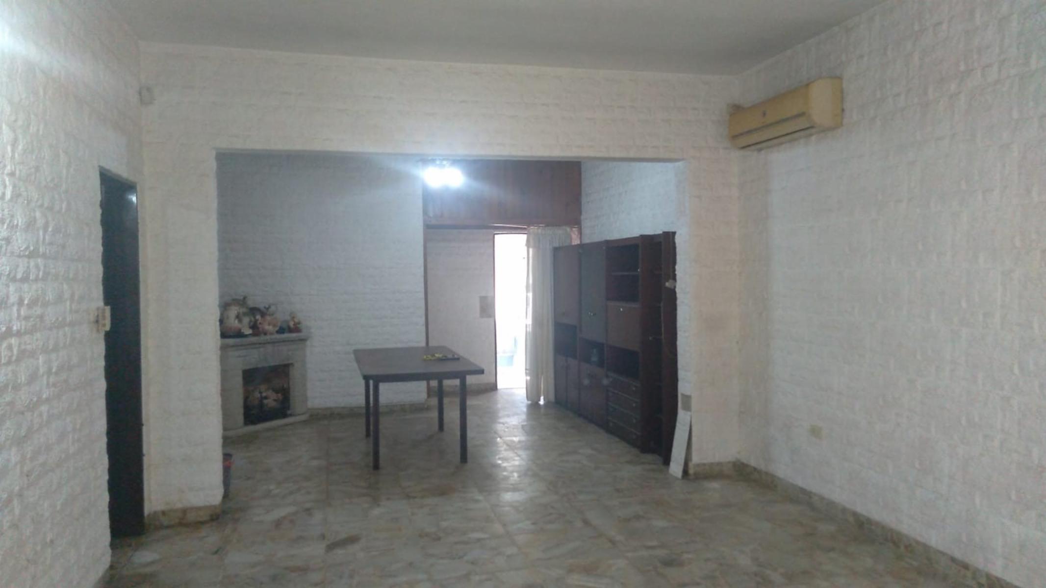 EXCELOENTE CASA 3/4 AMB c/ GARAGE y AMPLISIM,O ESPACIO LIBRE en VILLA BALLESTER, pxmo Avenidas y Ruta 8 -METROBUS-. — foto 7