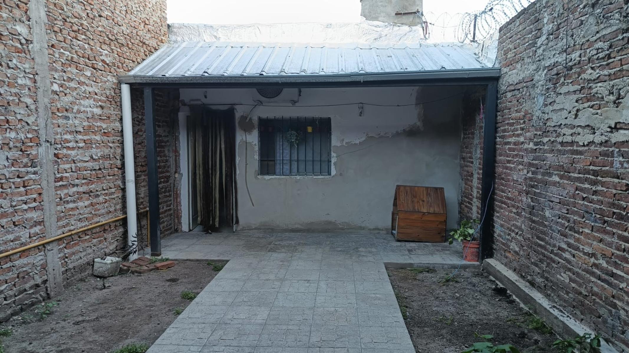EXCELENTE Y AMPLIO PH TIPO CASA C/ COCHERAS en BILLINGHURTS, PXMO PLAZA E IMPORTANTES AVENIDAS — foto 5