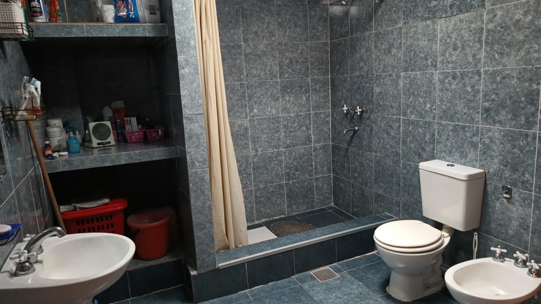 EXCELENTE Y AMPLIO PH TIPO CASA C/ COCHERAS en BILLINGHURTS, PXMO PLAZA E IMPORTANTES AVENIDAS — foto 9
