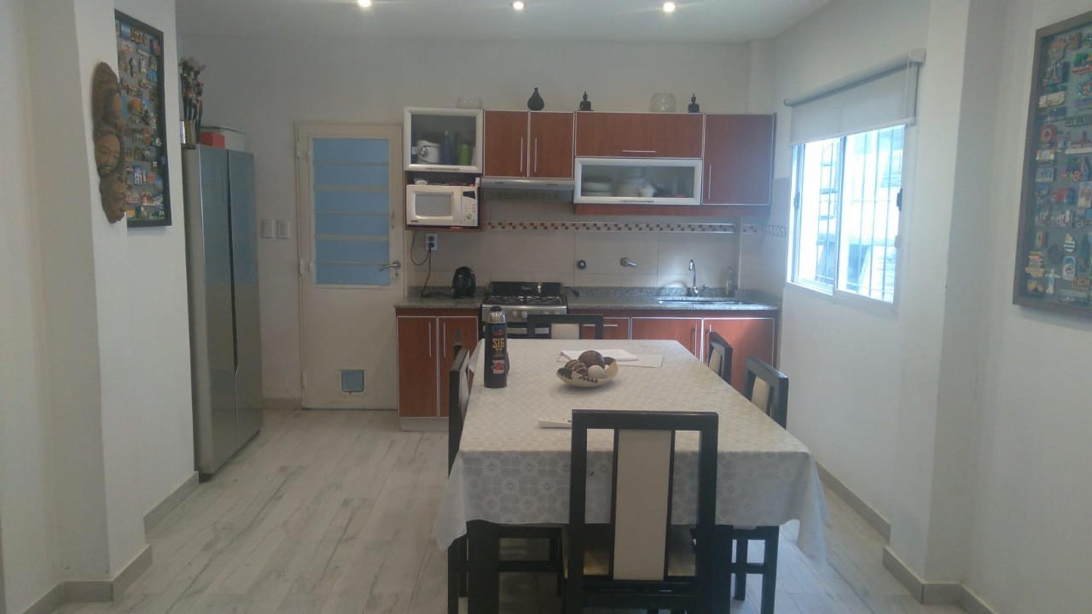 Impecable PH 3 amb pta baja al frente con terraza- Villa Bonich — foto 2