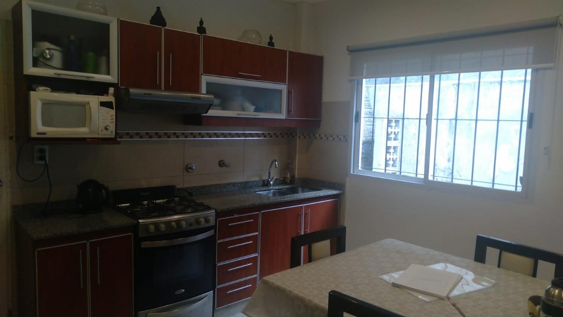 Impecable PH 3 amb pta baja al frente con terraza- Villa Bonich — foto 3