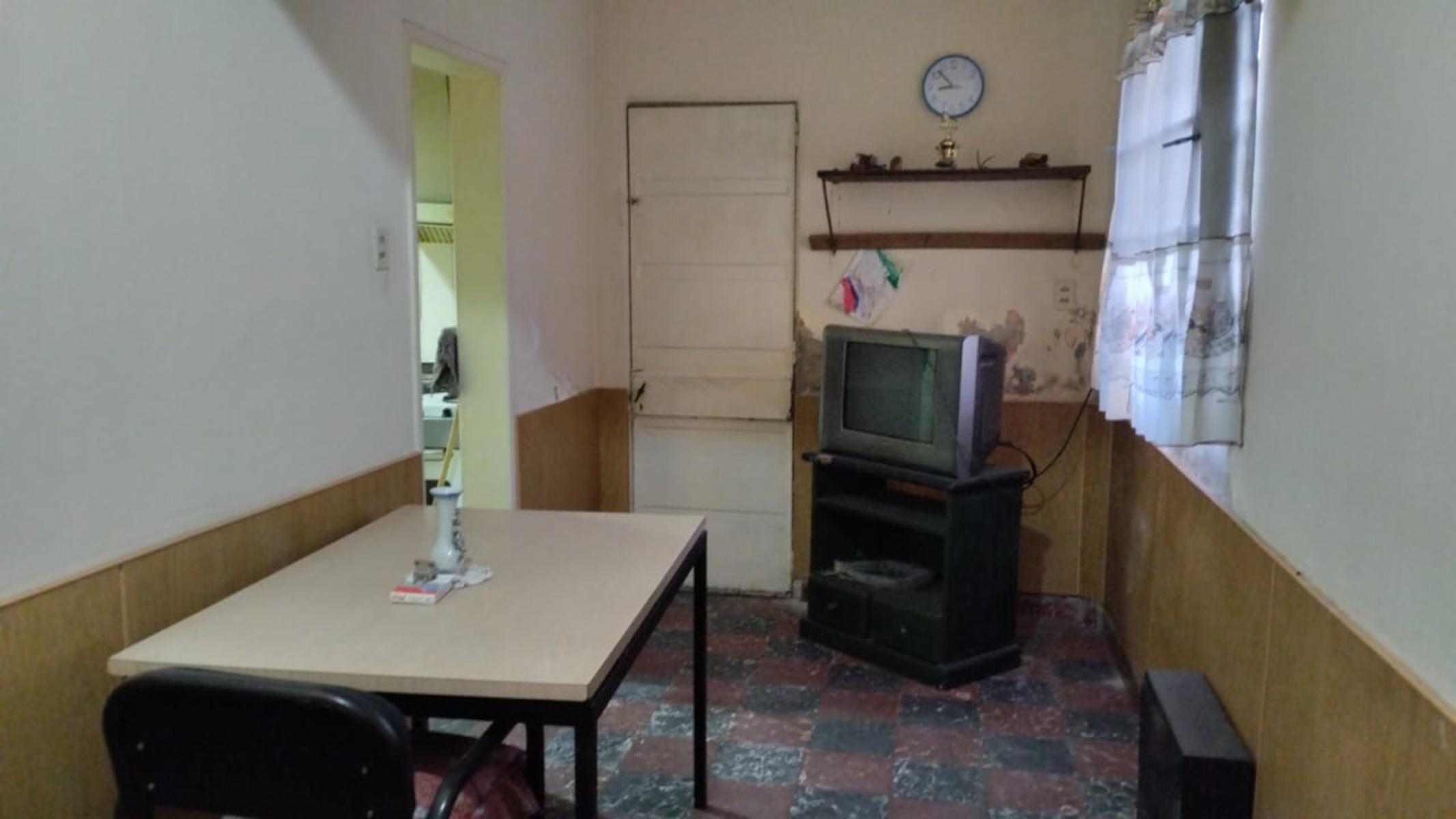 Importante Casa con Deposito en Villa Ballester — foto 5