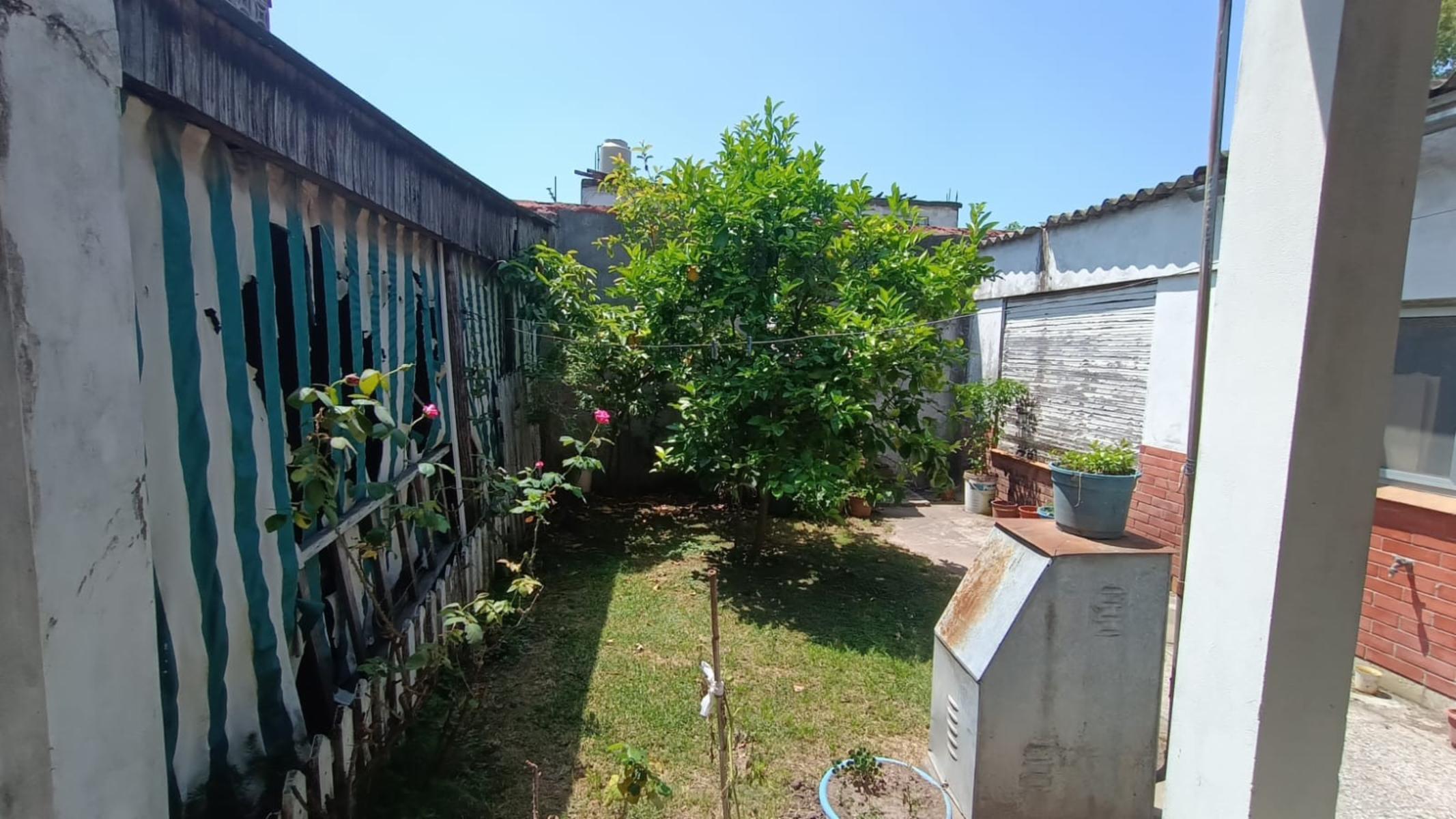 RELEVANTE CASA 4 AMB, (142 Mts2) S/ LOTE 250 Mts2 con COCHERA Y FDO LIBRE en VILLA BONICH — foto 15
