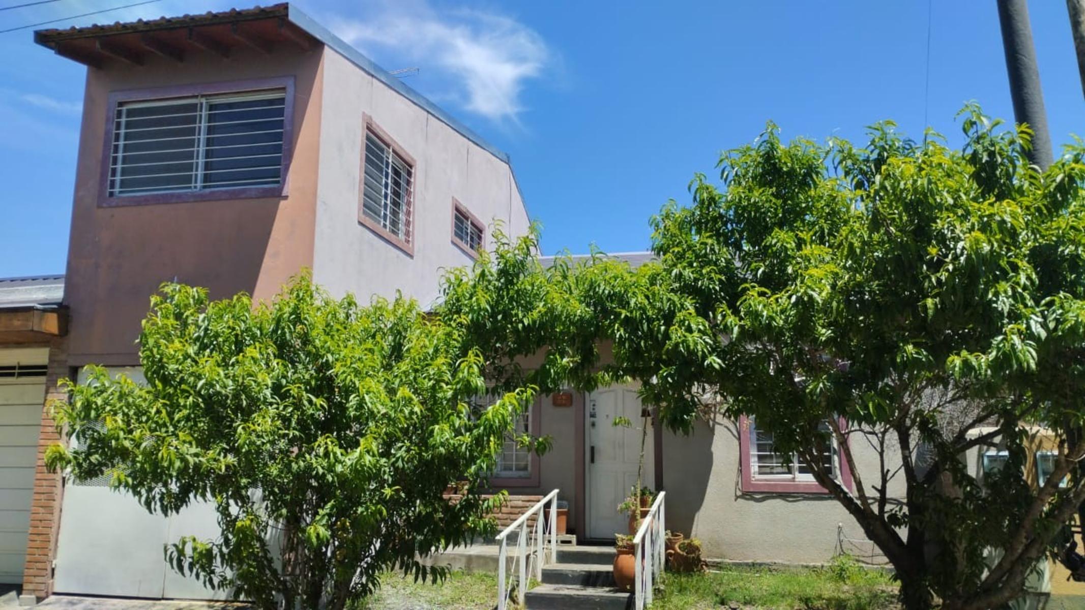 EXCELENTE CASA 4 AMB c/ FDO LIBRE en el Bo Privado &quotALTOS DE PODESTA&quot — foto 4