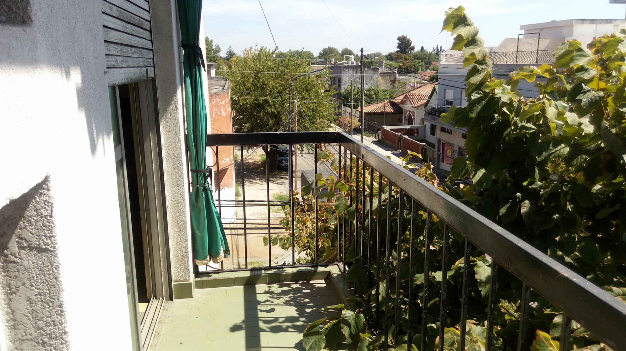 SE ACEPTA PERMUTA HASTA EL 50 - ESCUCHAMOS PROPUESTAS INMEJORABLE UBICACIÓN SEMI PISO CON GARAGE — foto 4