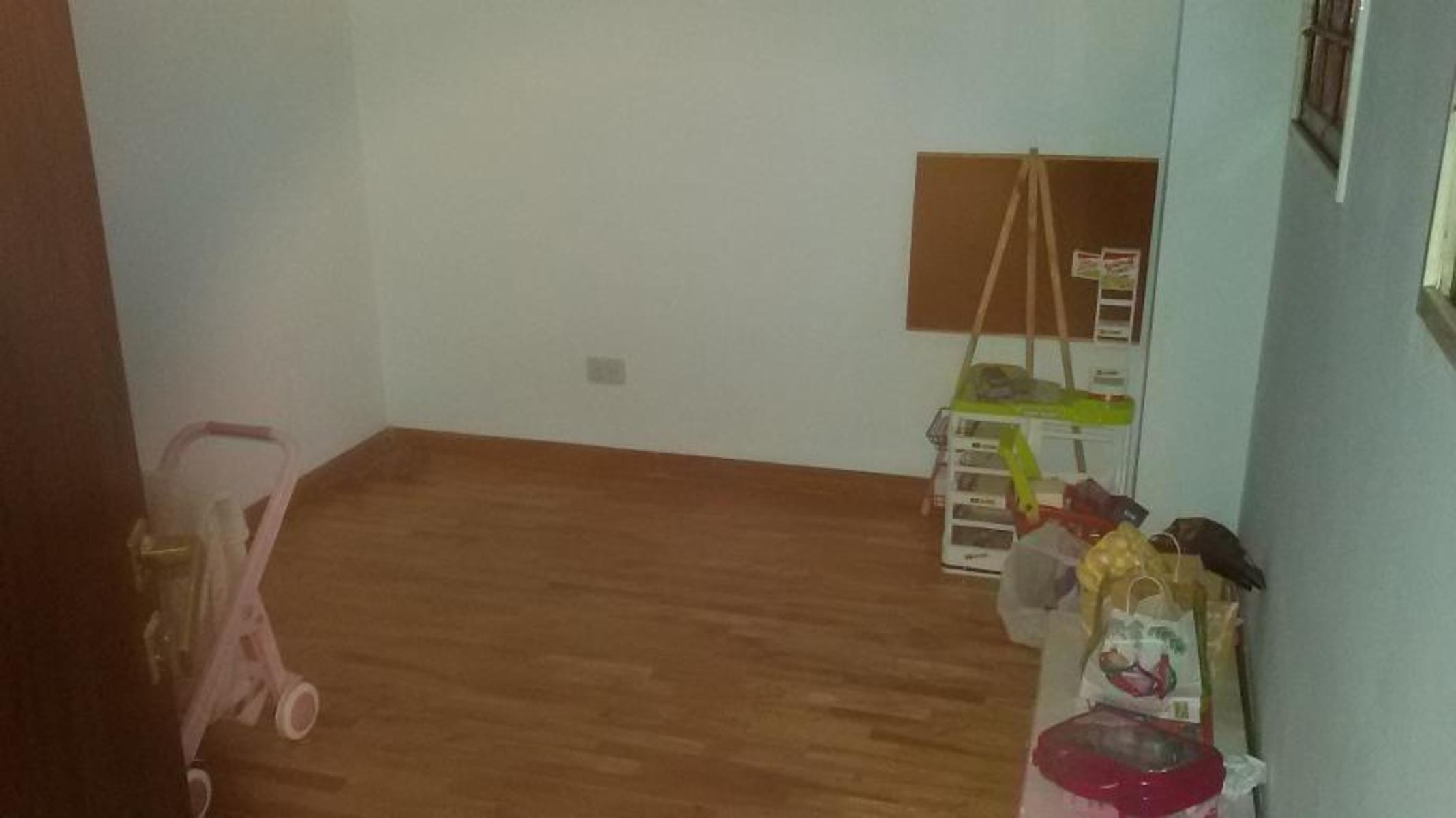 EXCELENTE TRÍPLEX CON AMPLIO FONDO LIBRE — foto 10