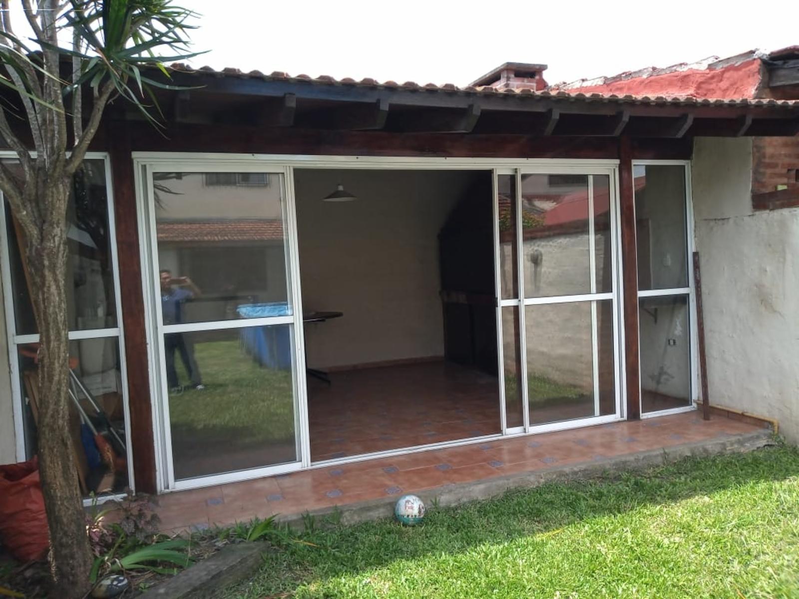 EXCELENTE TRÍPLEX CON AMPLIO FONDO LIBRE — foto 15