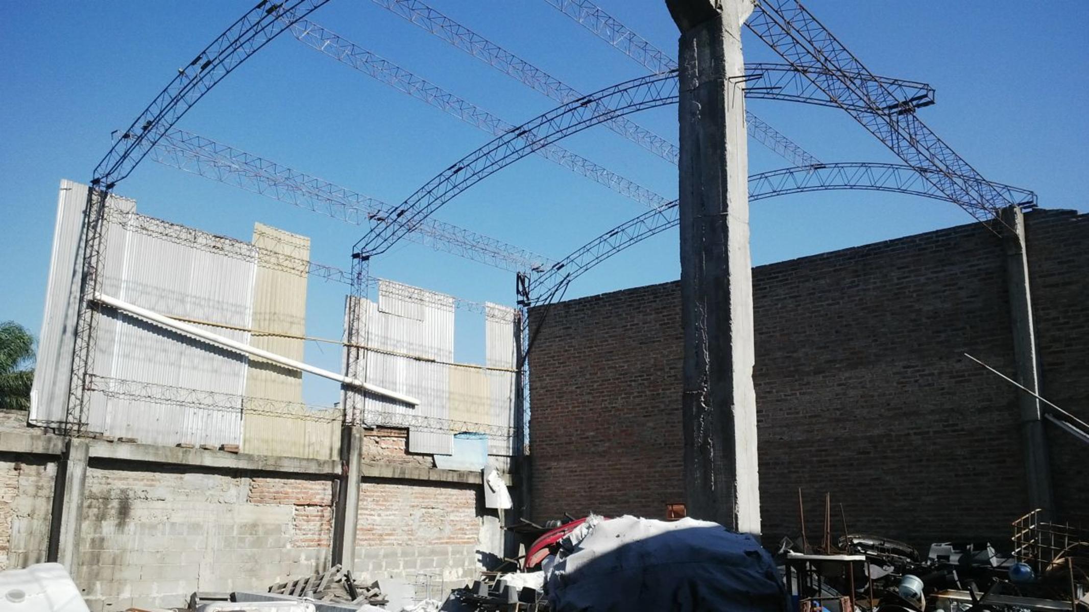 GALPON DE 217 M2 CUBIERTO Y EN L ( 317 M2 DESCUBIERTO) - 4