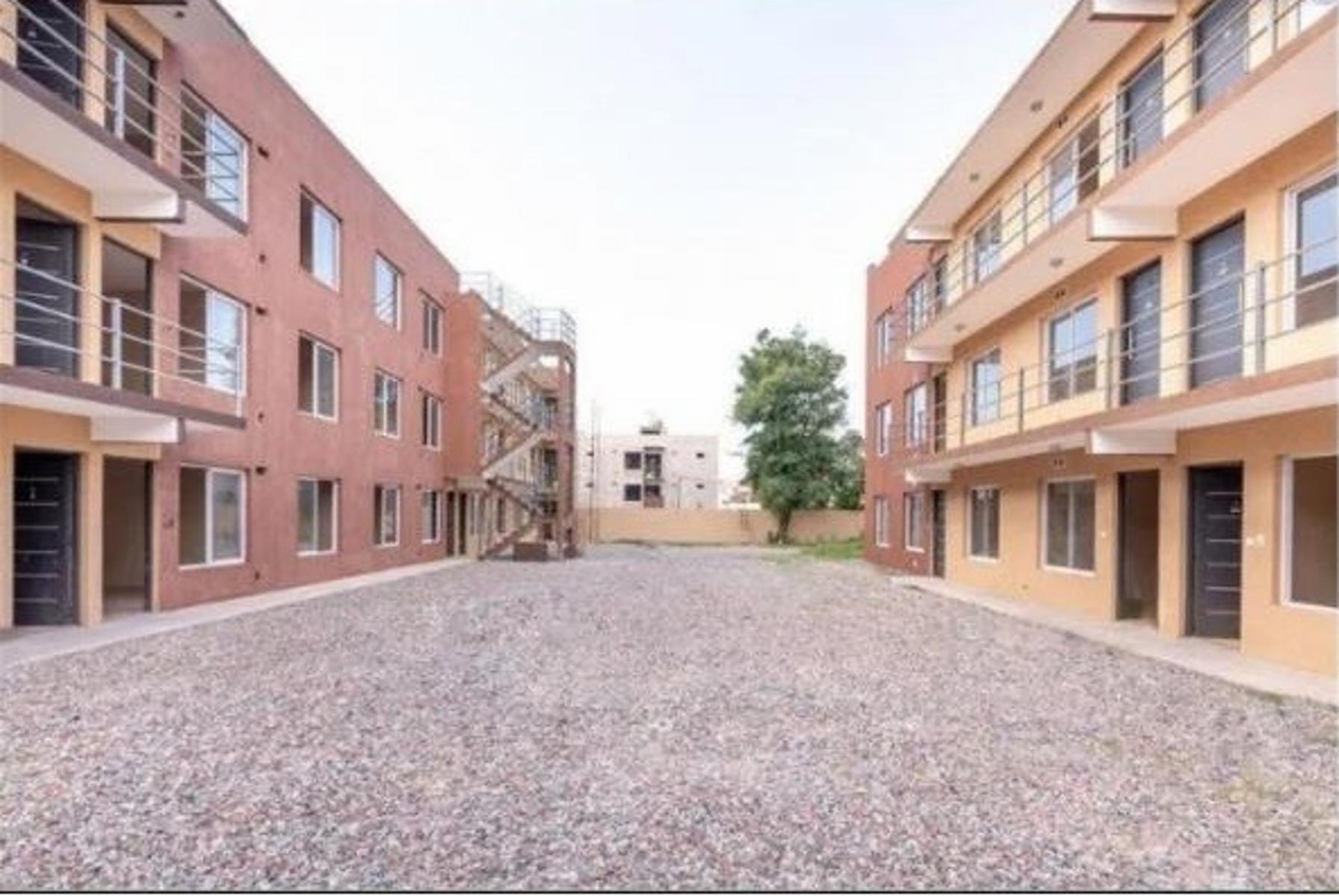 VENTA / Bonito Dpto 2 Amb. C/cochera Fija - Cerca De Todo - Consulte — foto 3